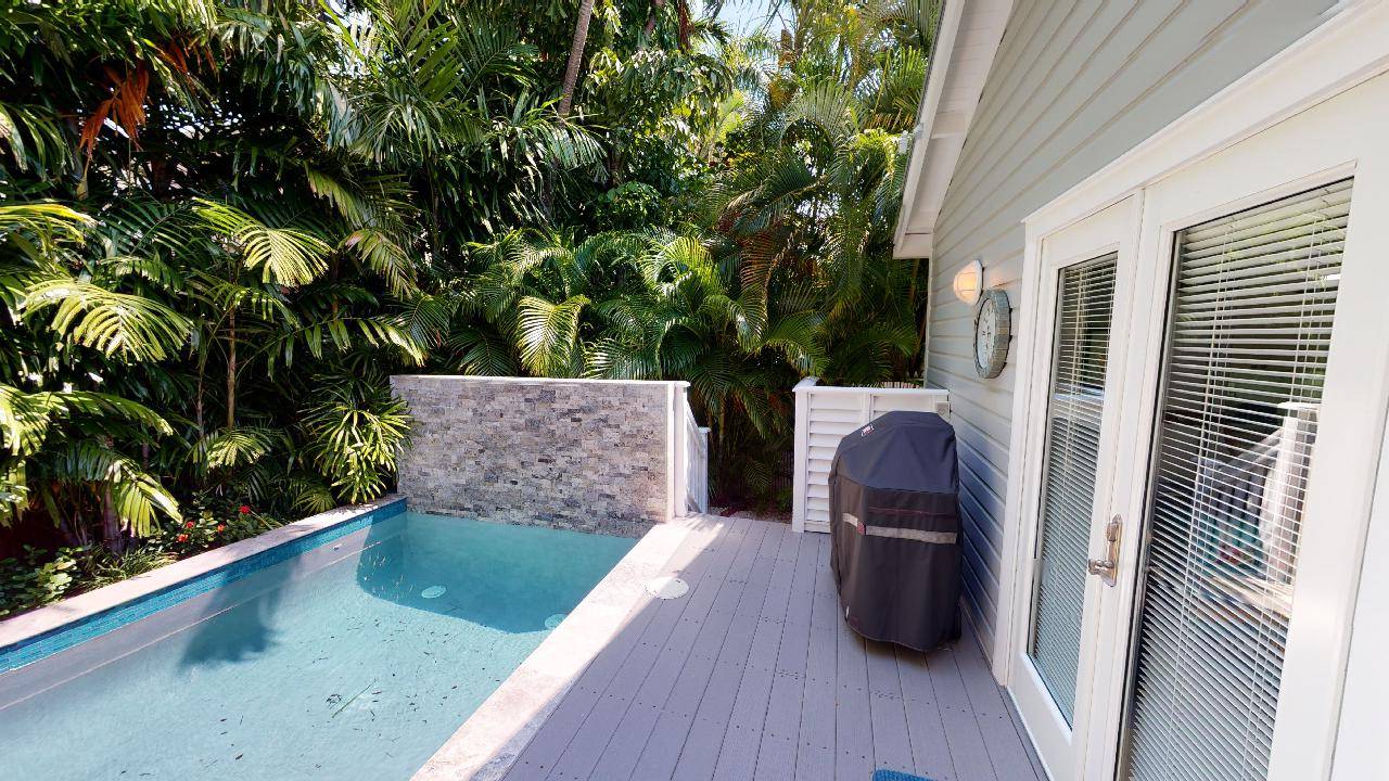 Pool and grill.  Steaks on the menu?