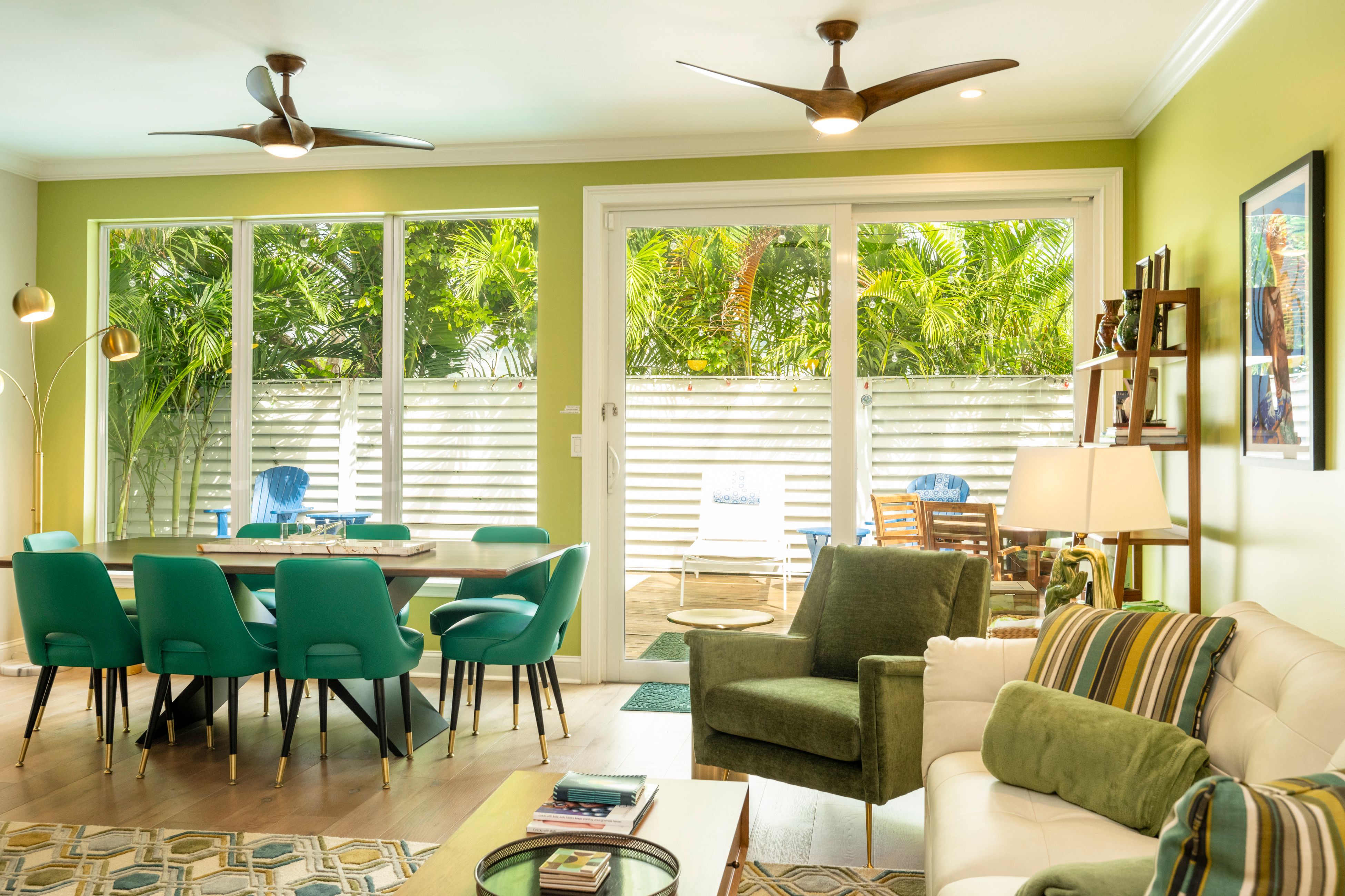 Sliding Doors open to pool