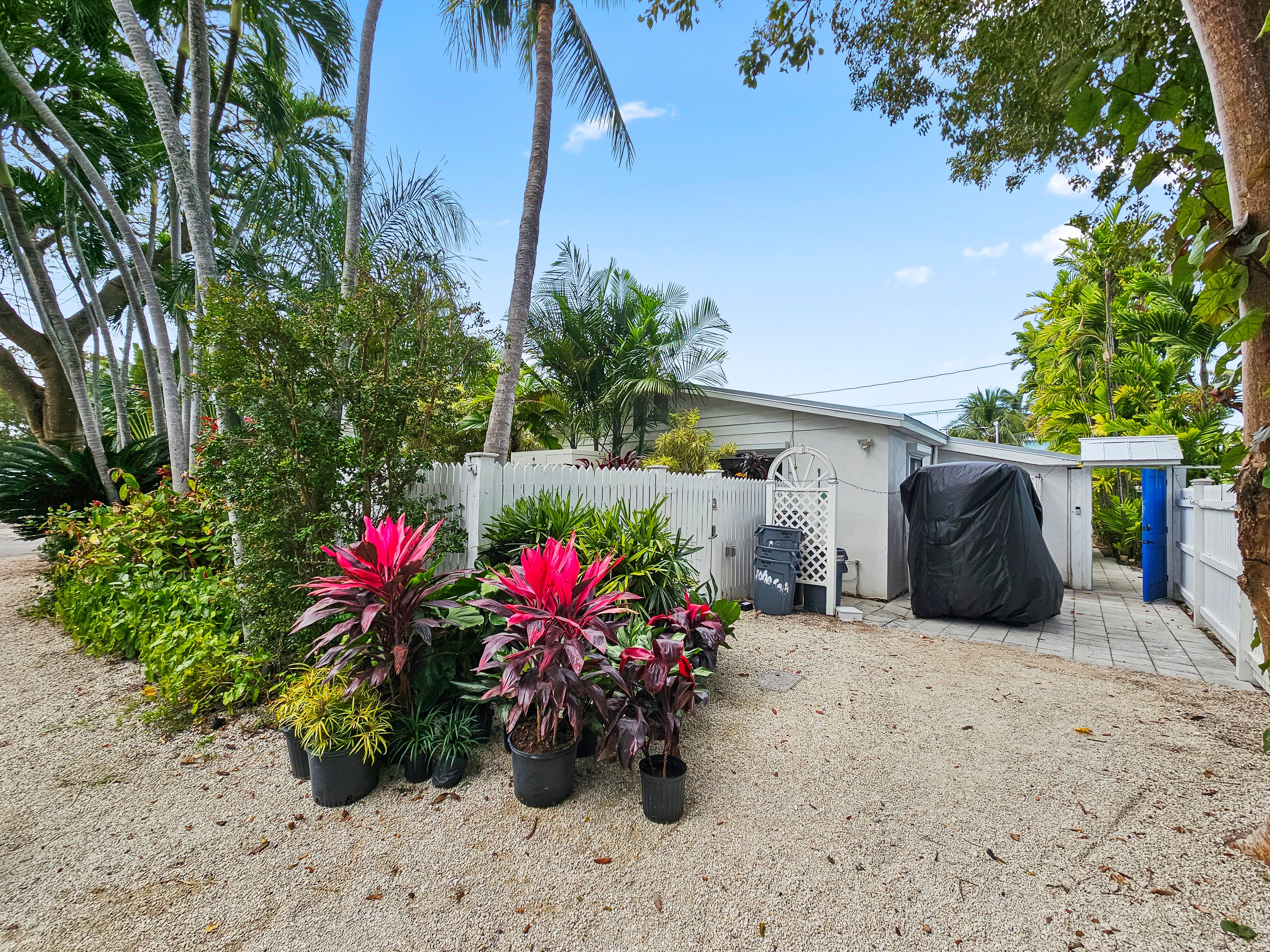 Parking area on the side of the house