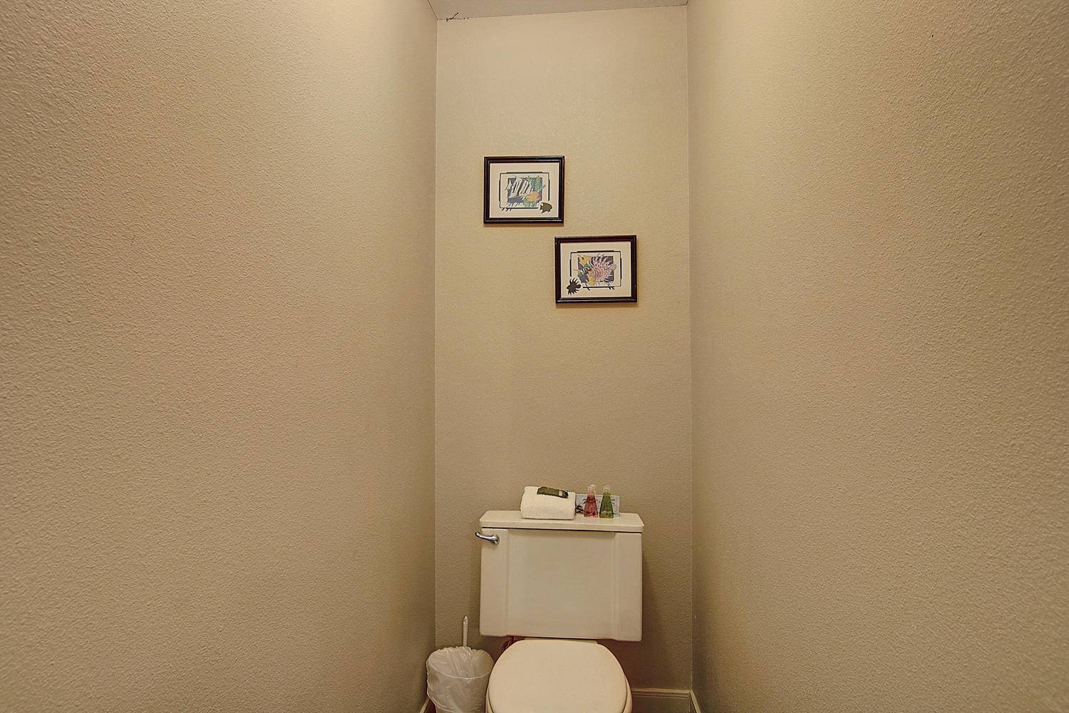 Cabin B Bathroom