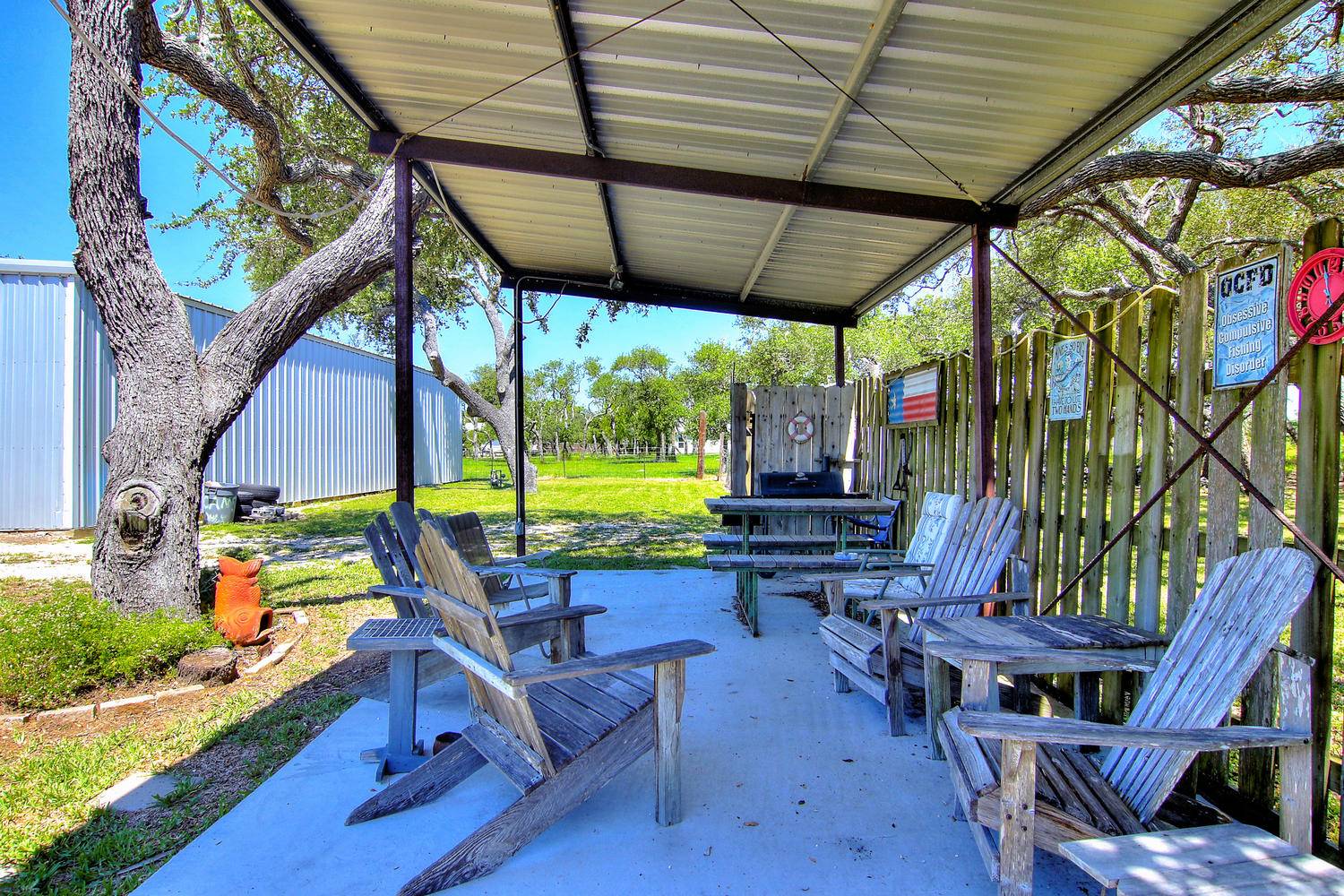 Covered Patio with Grill