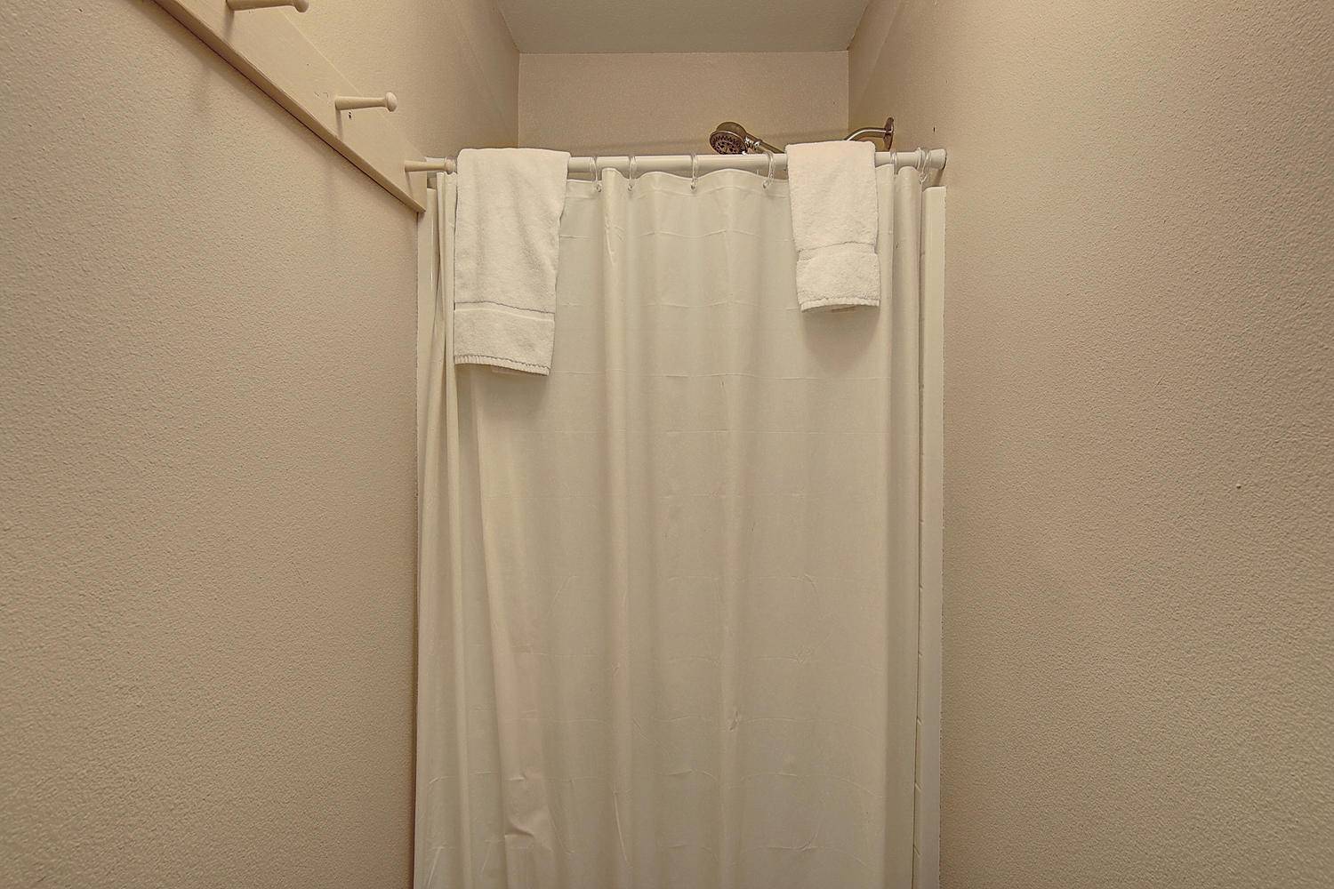 Cabin B Shower