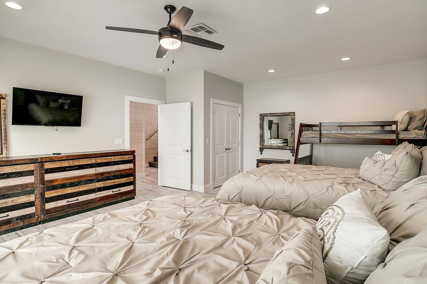 Fifth Bedroom with Two Queens and a Twin over Full Bunkbed