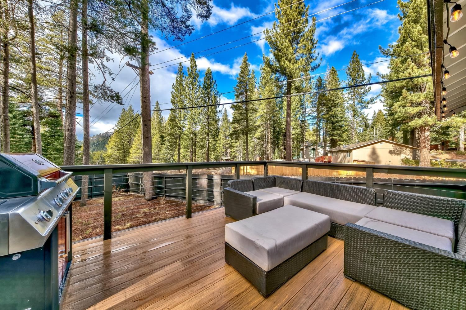 Tahoe Reset - AC, Hot Tub, Shuffleboard, Pet Friendly | RnR