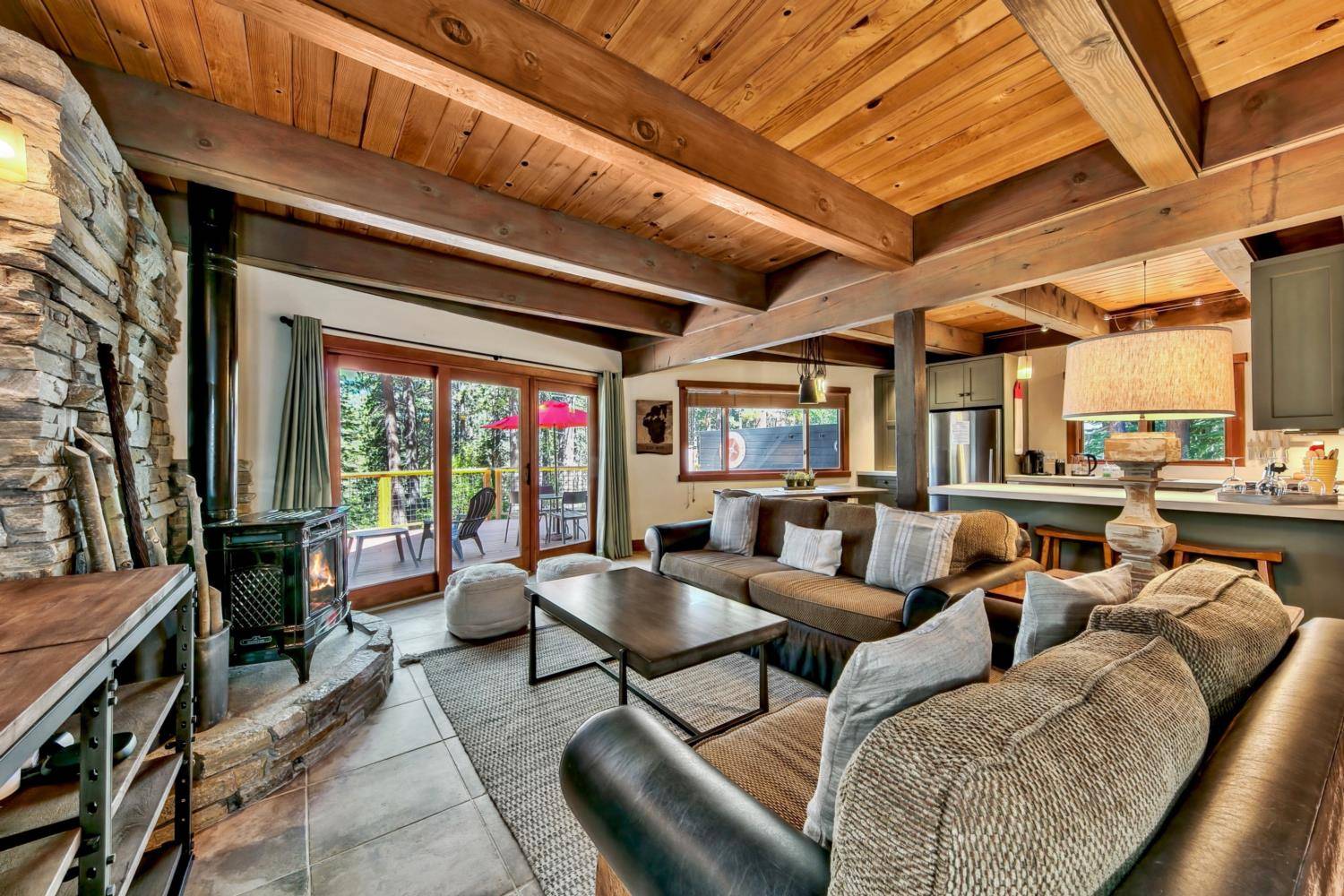 Gunbarrel Den Pets, Hot Tub, BBQ RnR Vacation Rentals