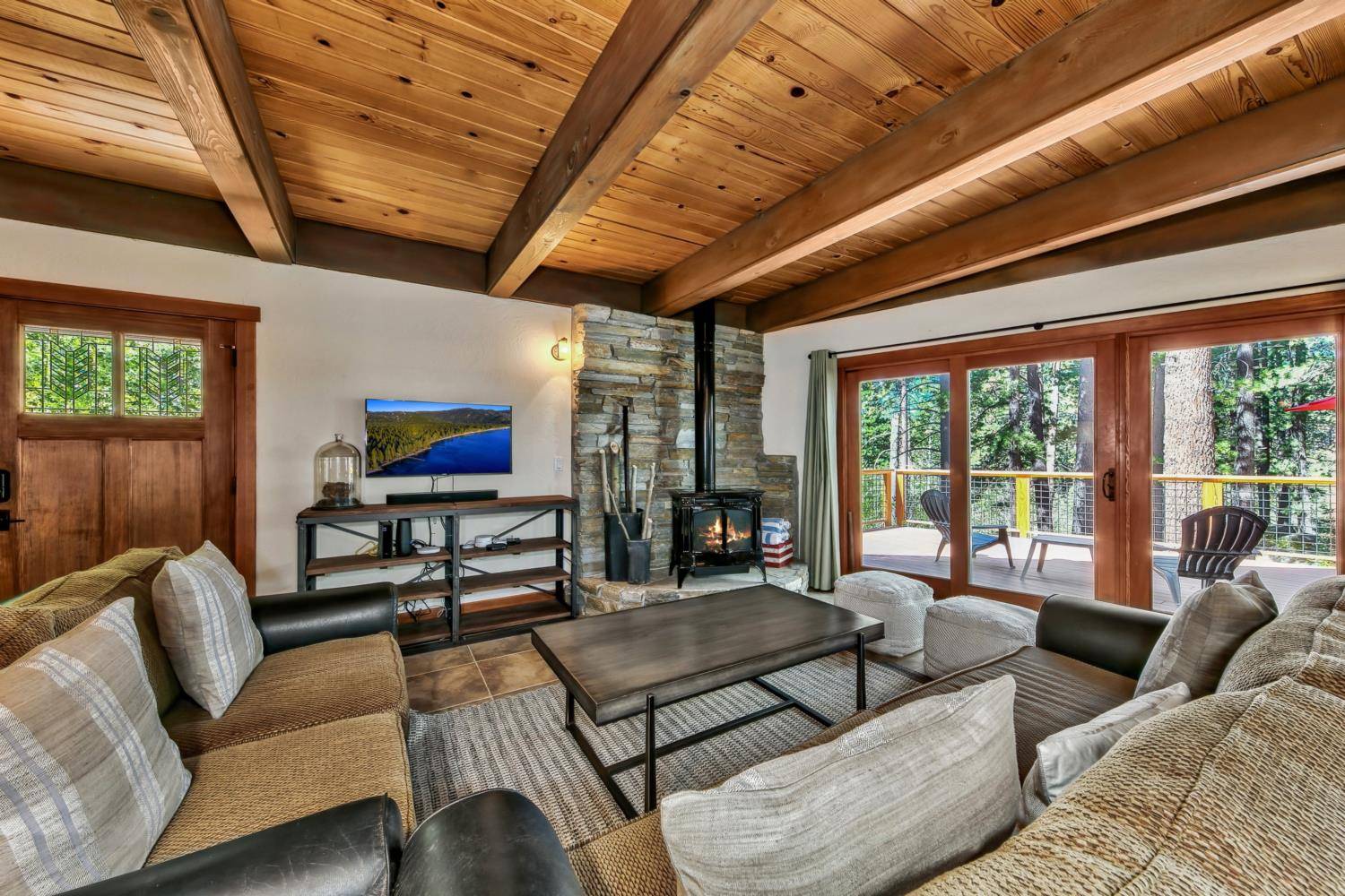 Gunbarrel Den Pets, Hot Tub, BBQ RnR Vacation Rentals