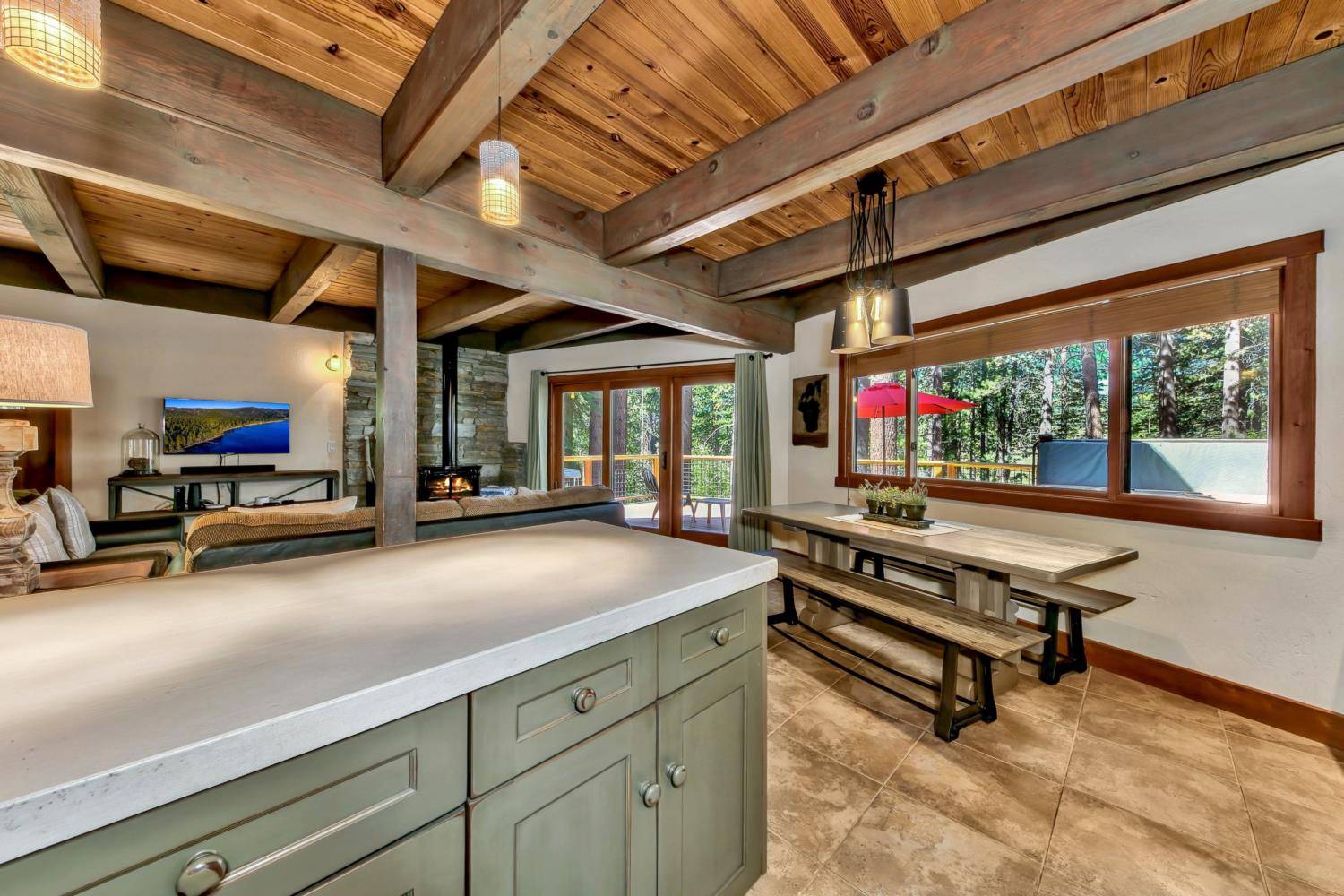 Gunbarrel Den Pets, Hot Tub, BBQ RnR Vacation Rentals