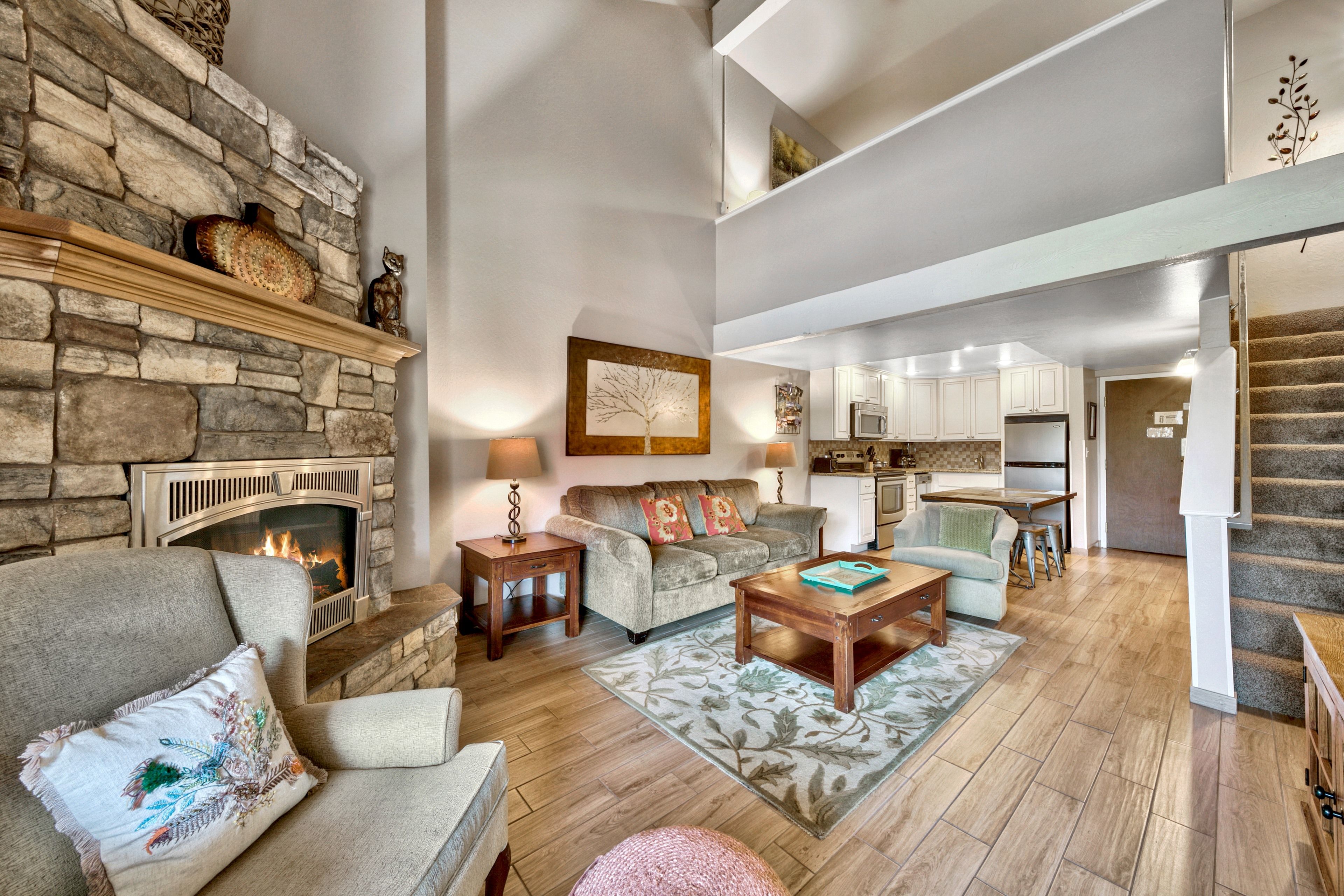 Lakeland Village 310 Modern 1 bedroom+loft RnR Vacation Rentals