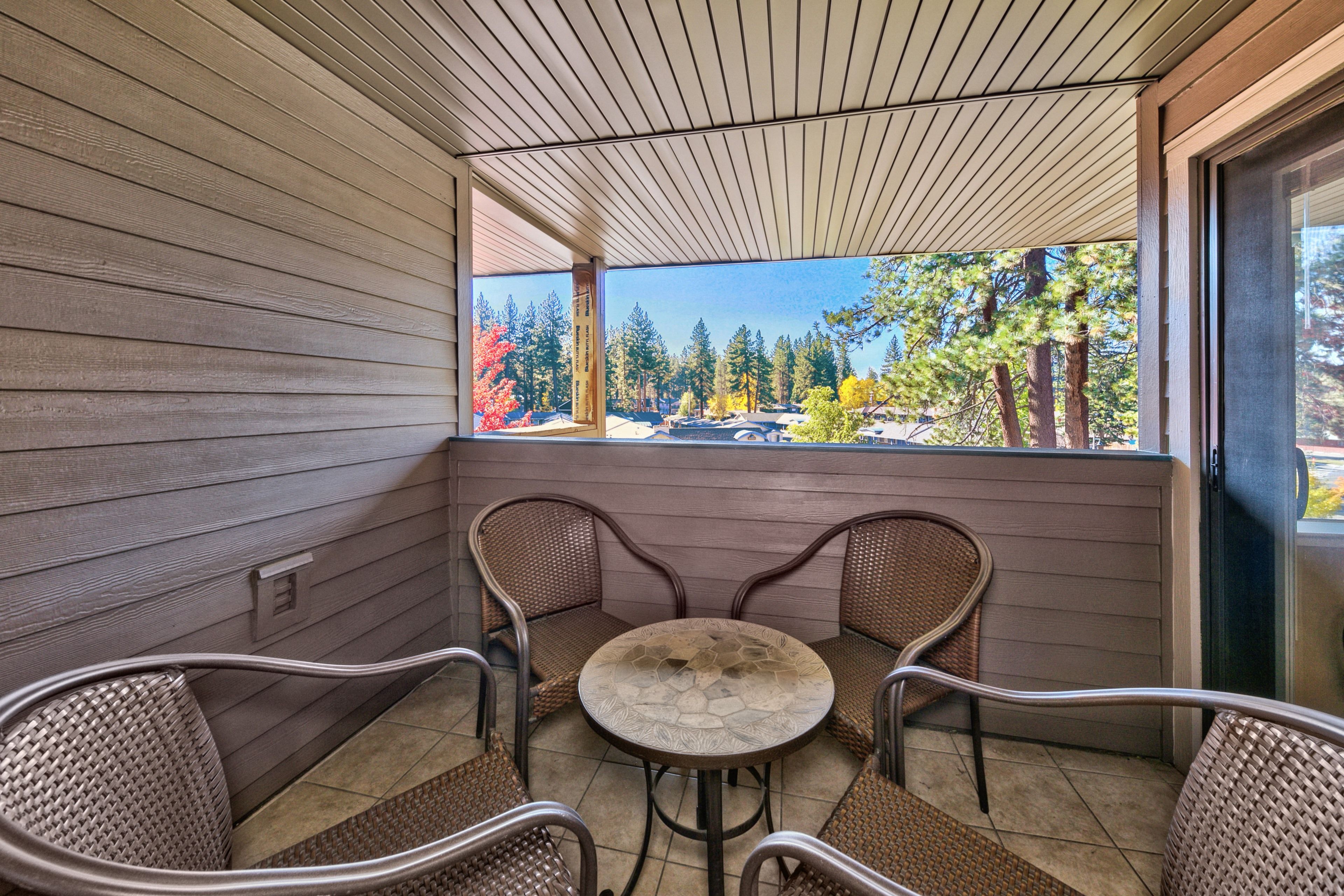 Lakeland Village 310 Modern 1 bedroom+loft RnR Vacation Rentals