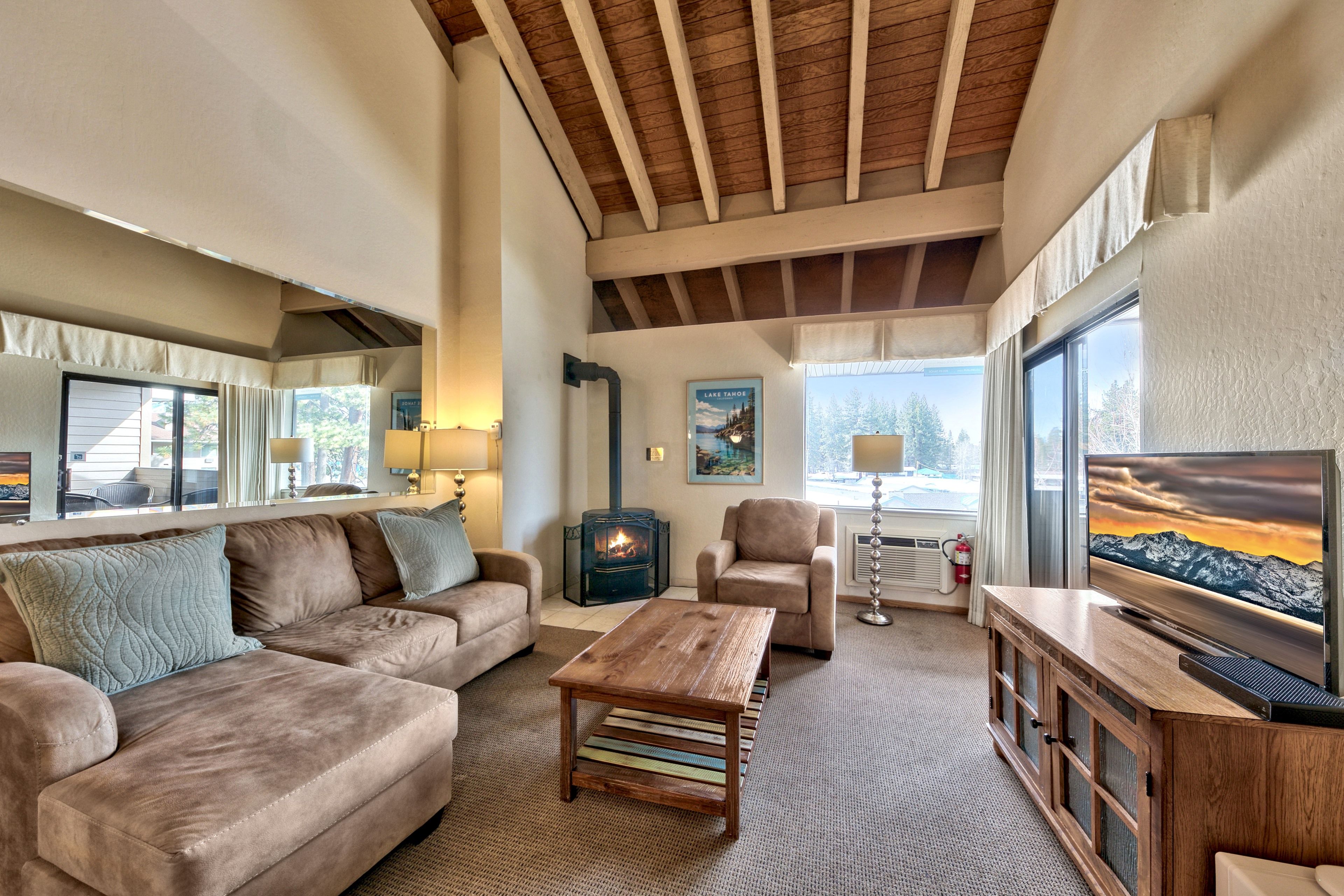 Lakeland Village 304 1BR+Loft! Sauna, Beach, Pool RnR Vacation Rentals