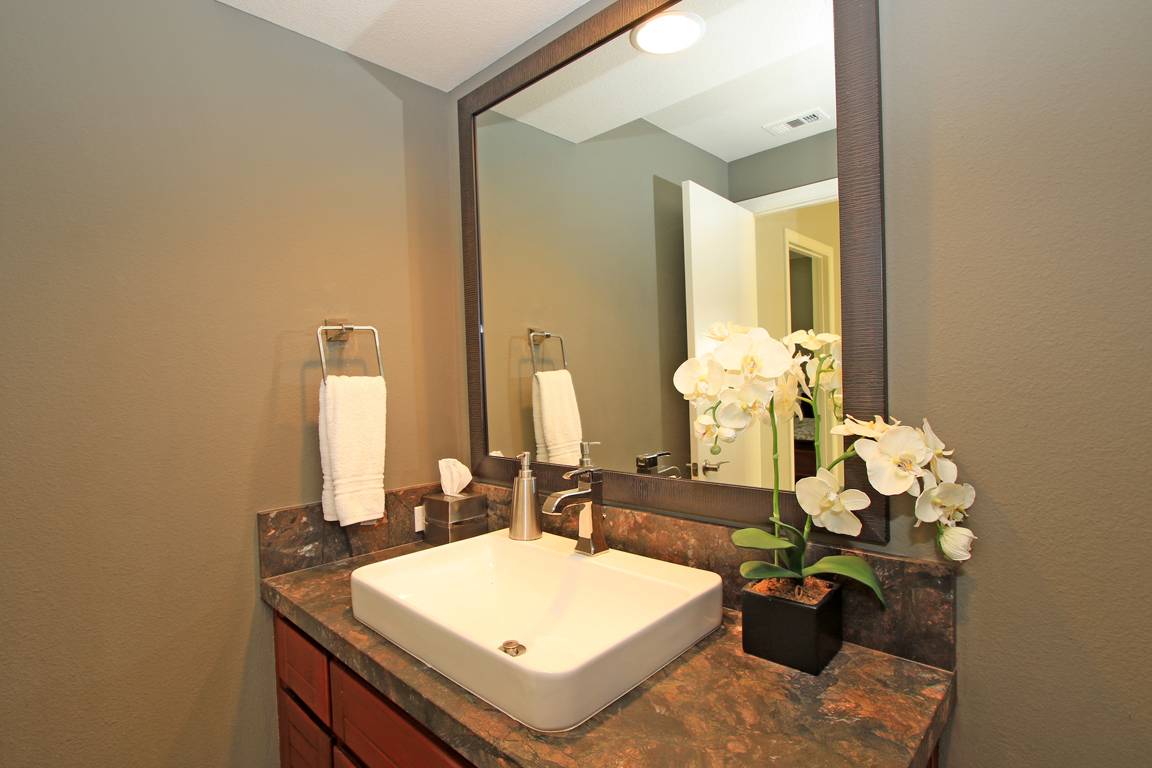 Powder room