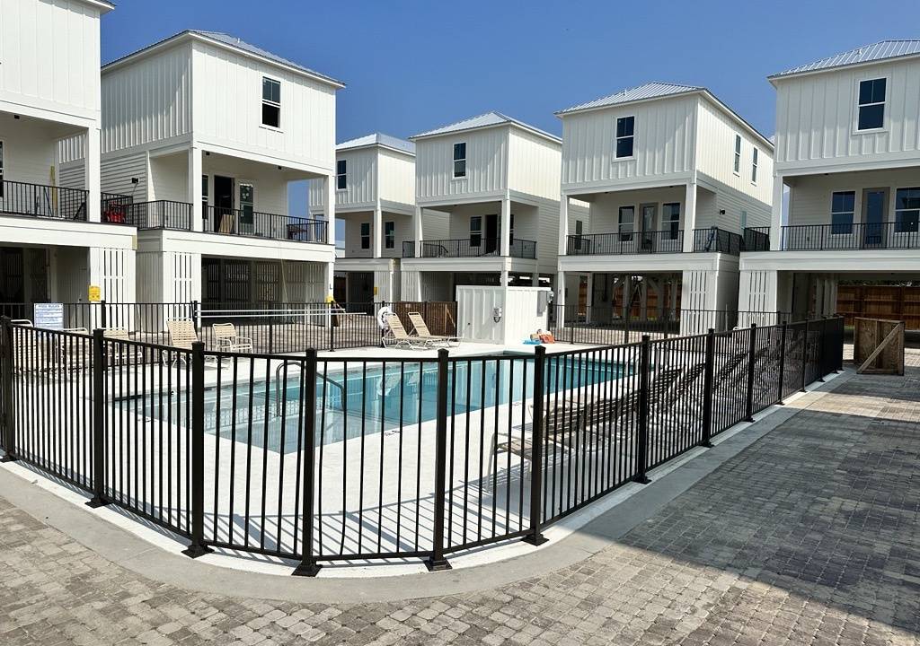 Pelican Place Unit D- Signature Properties