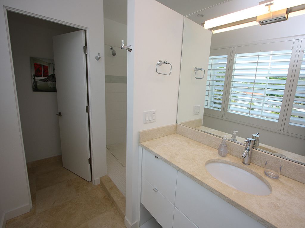 Guest Suite Bathroom