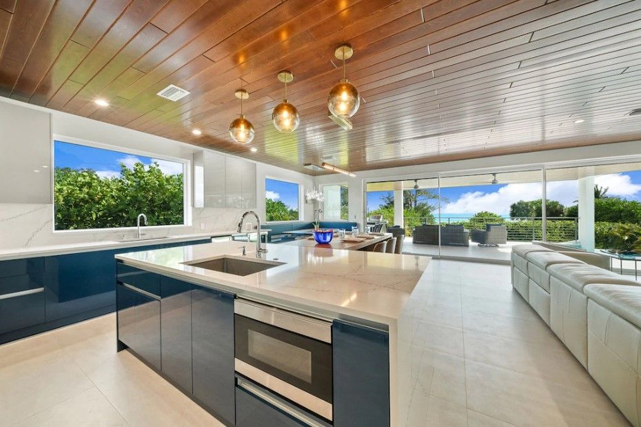 Kitchen & Living Space