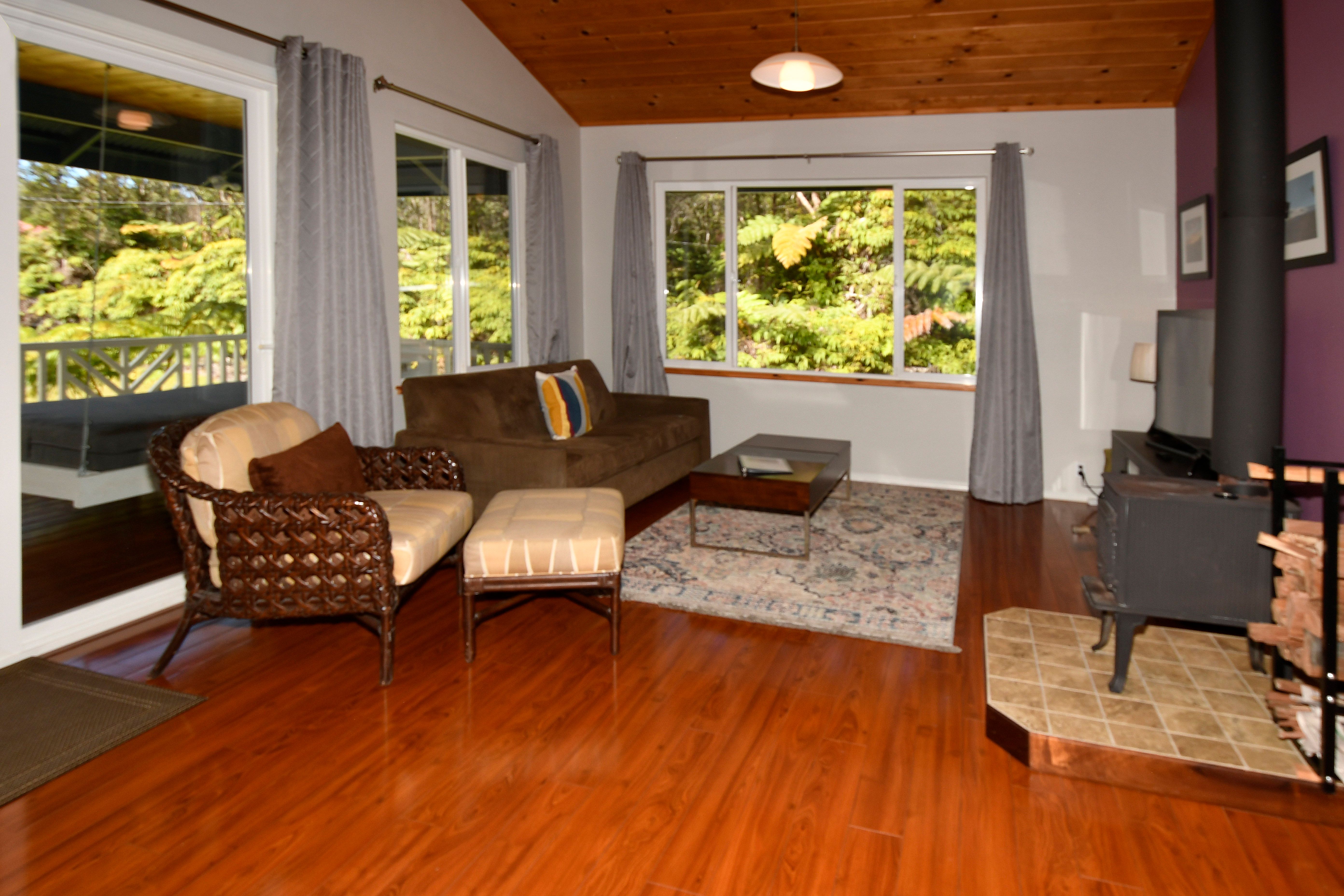 Mele Nani Getaway in lovely Volcano, Hawaii Salt Water Real Estate