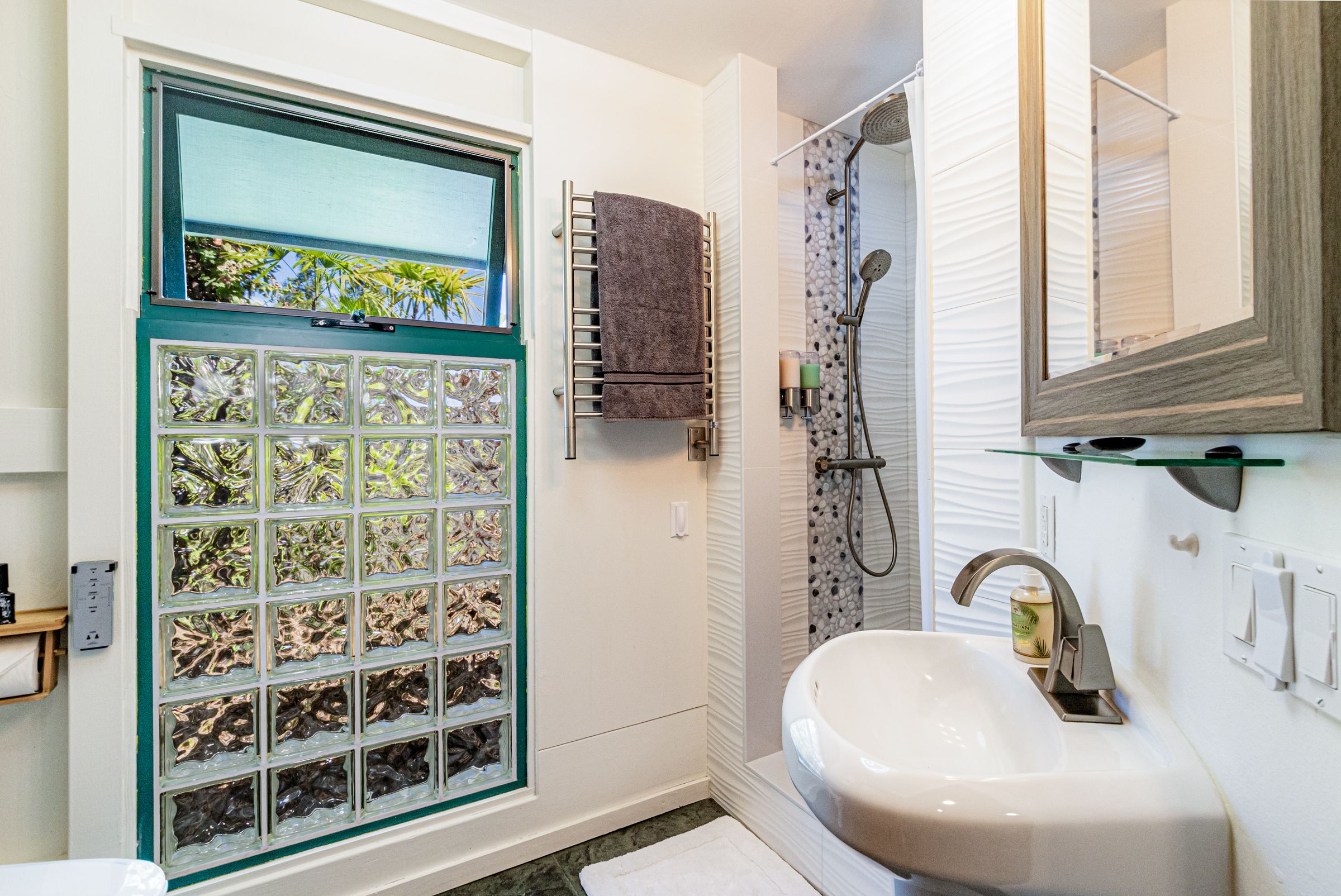 Lava Rock Retreat Salt Water Real Estate