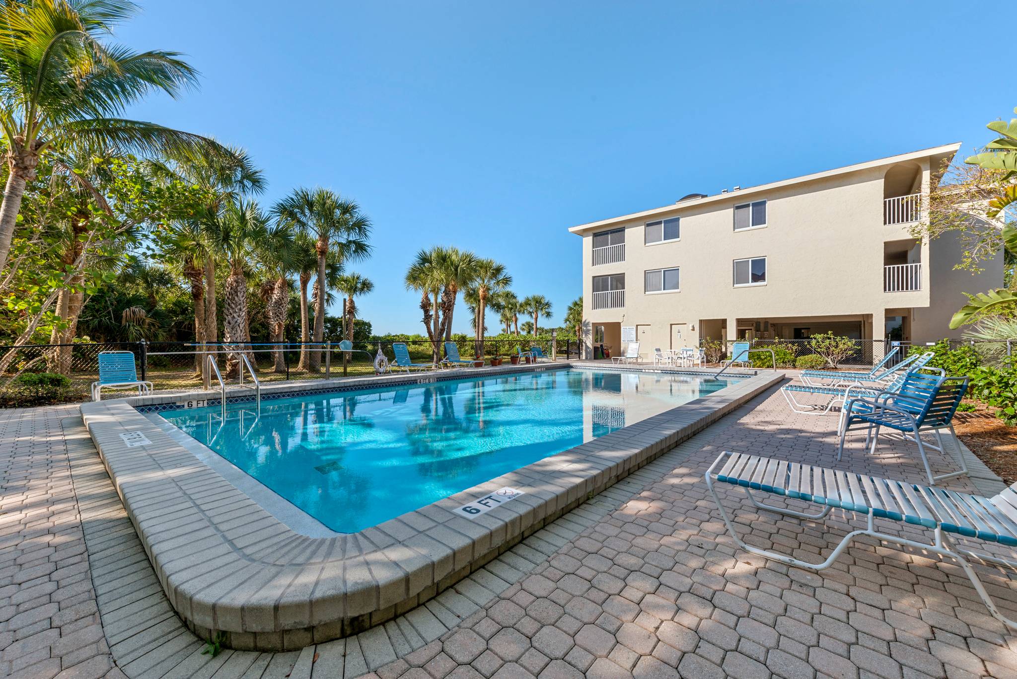 Gulf Beach 207 - Sanibel Condo Rental | Sanibel Holiday