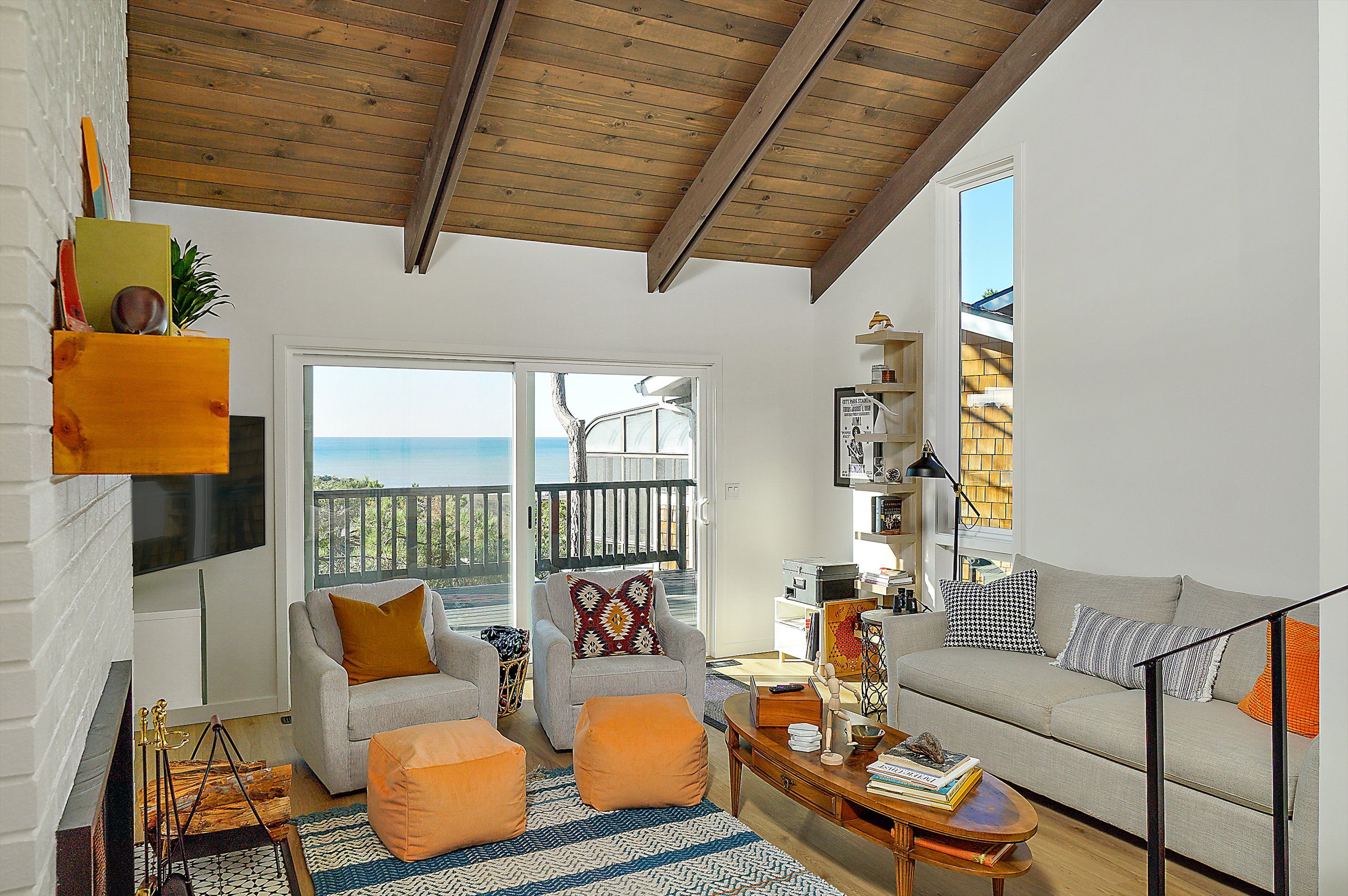 Driftwood Bungalow Ocean view Monthly Vacation Rental Only Scenic