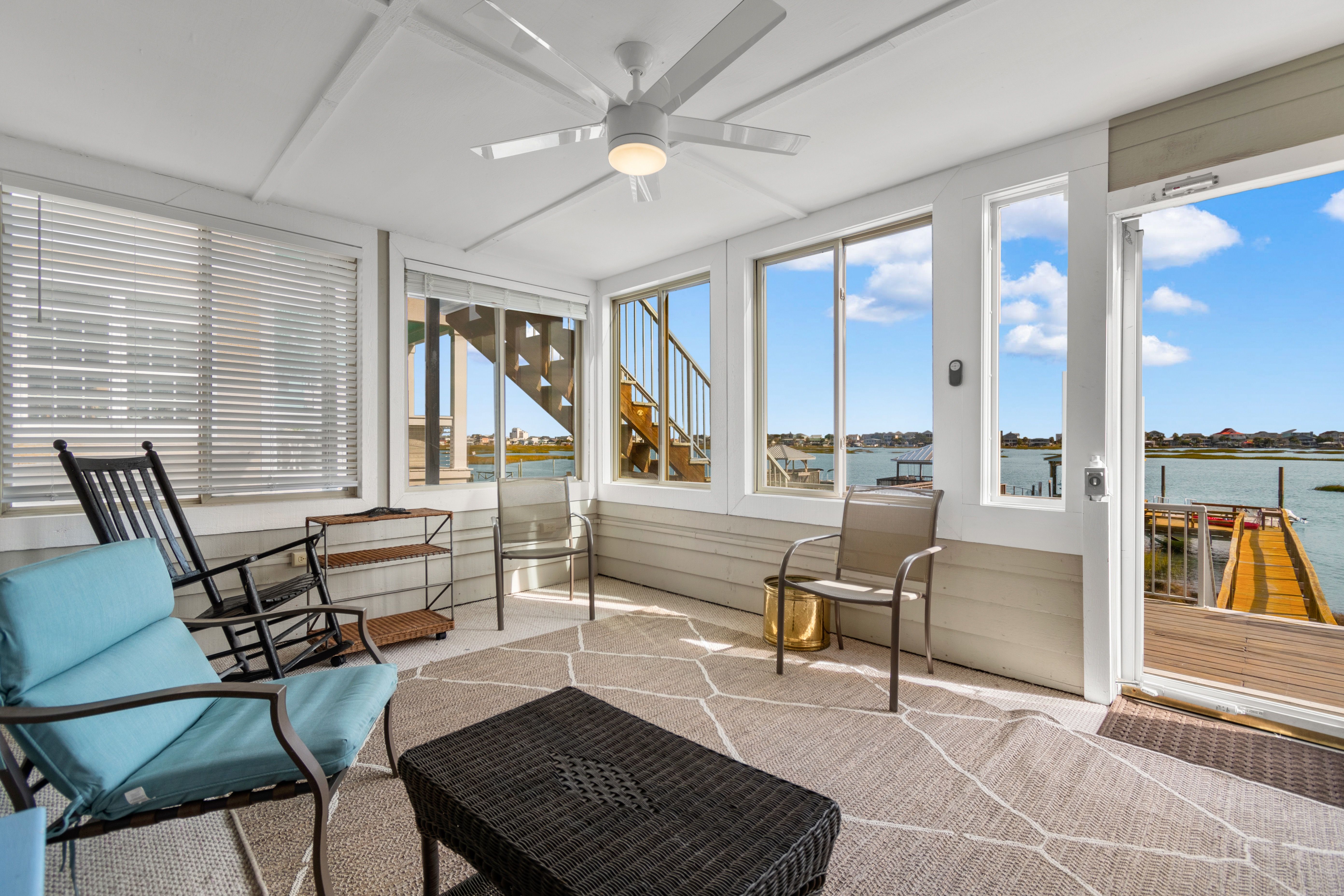 Inlet front first floor balcony 