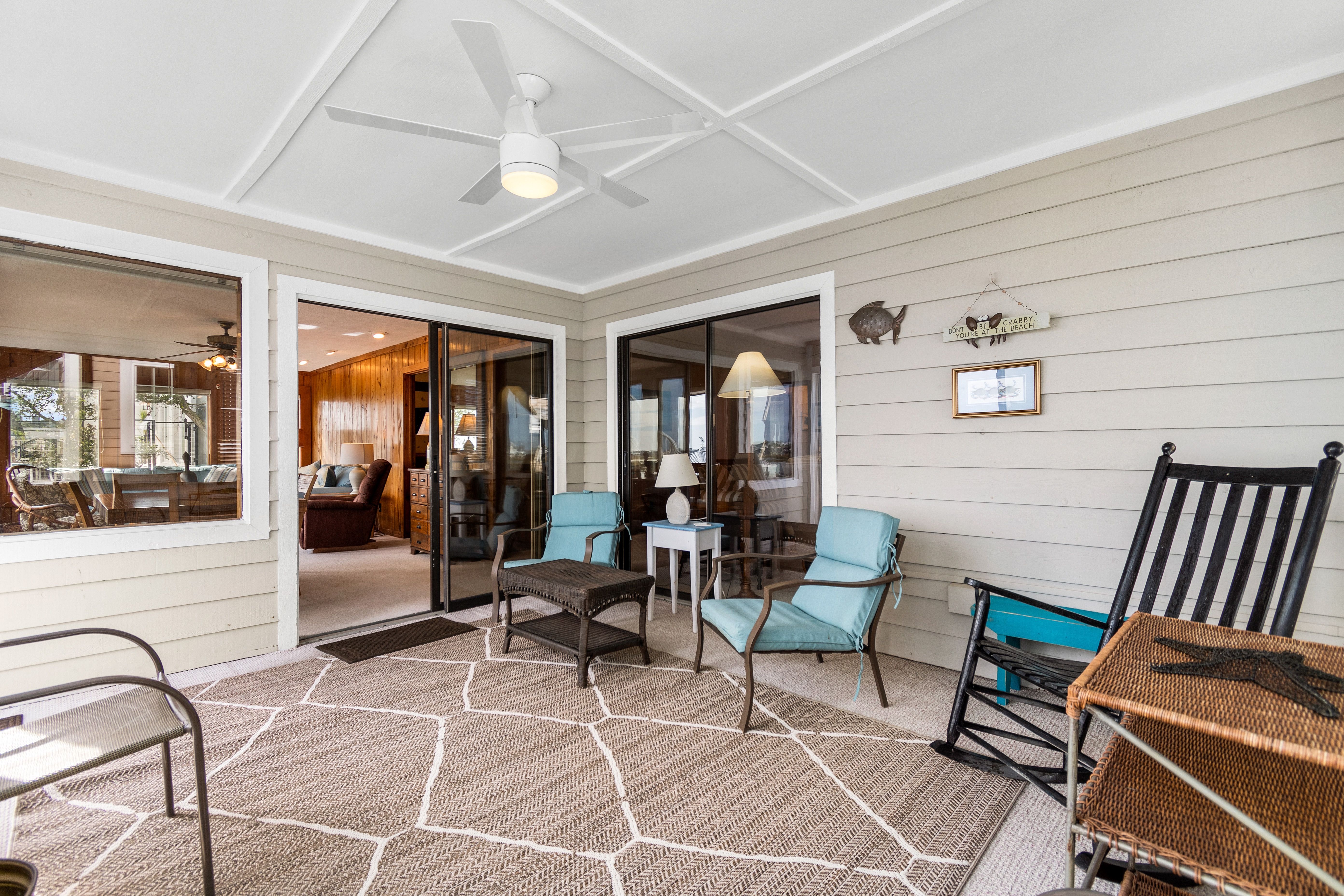 Inlet front first floor balcony 