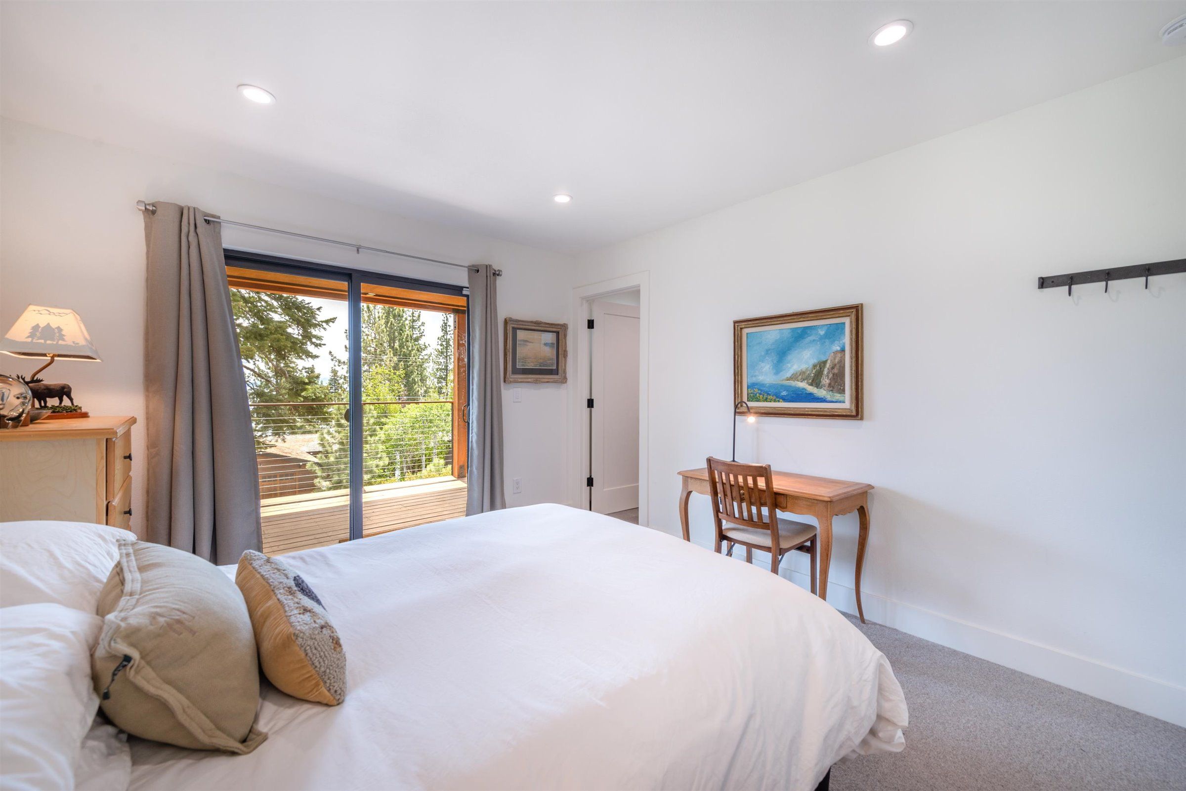 Lakeview Delight in Dollar Point Tahoe Rental Company