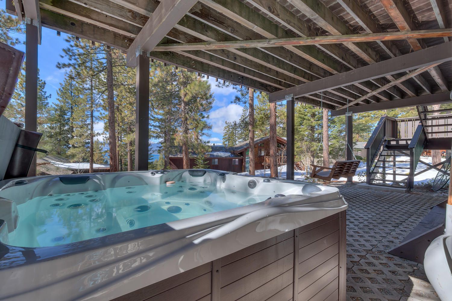 Lakeview Lodge in Dollar Point Tahoe Rental Company