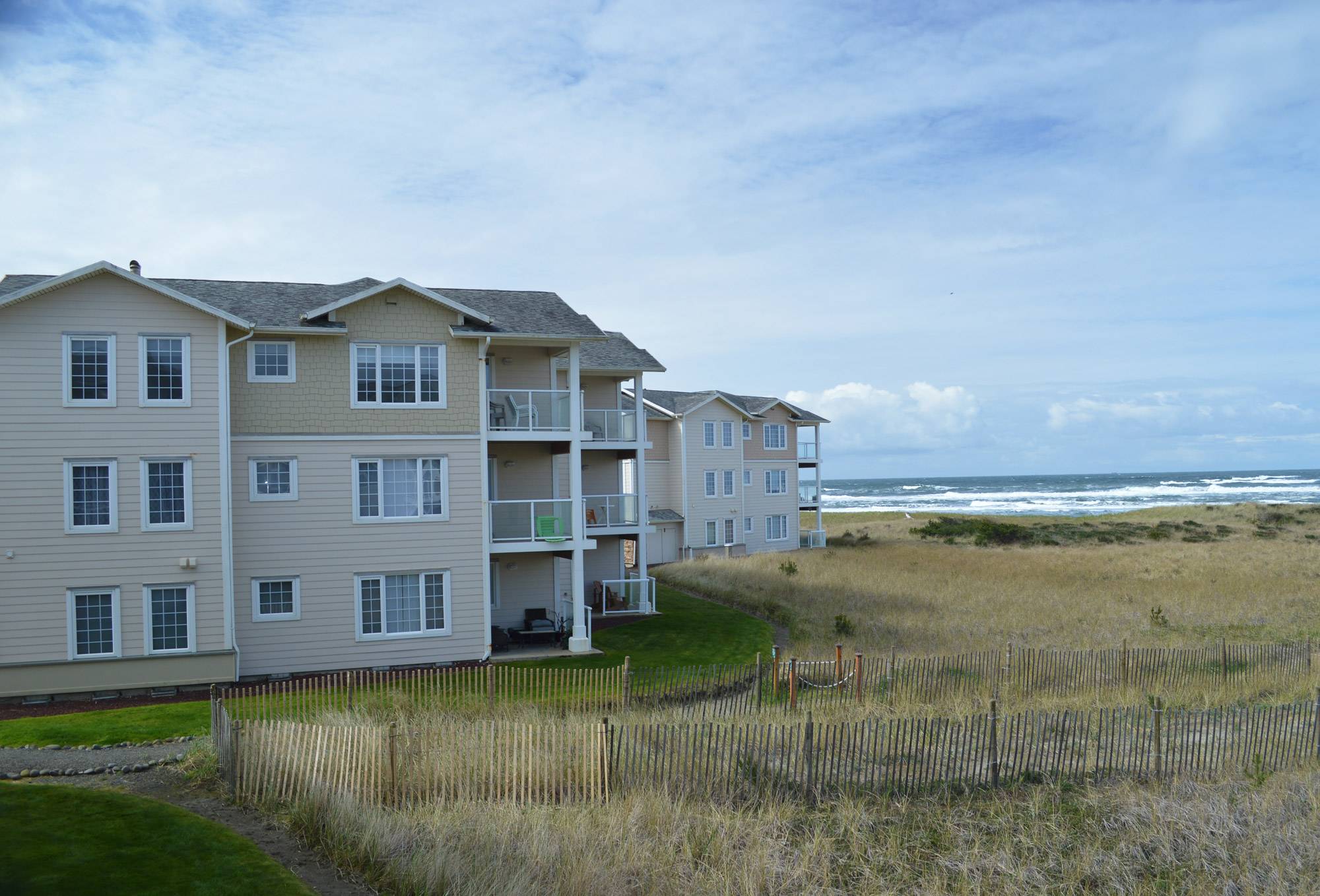 323 Cute Westport condo with Oceanview, walk to beach! Vacation by