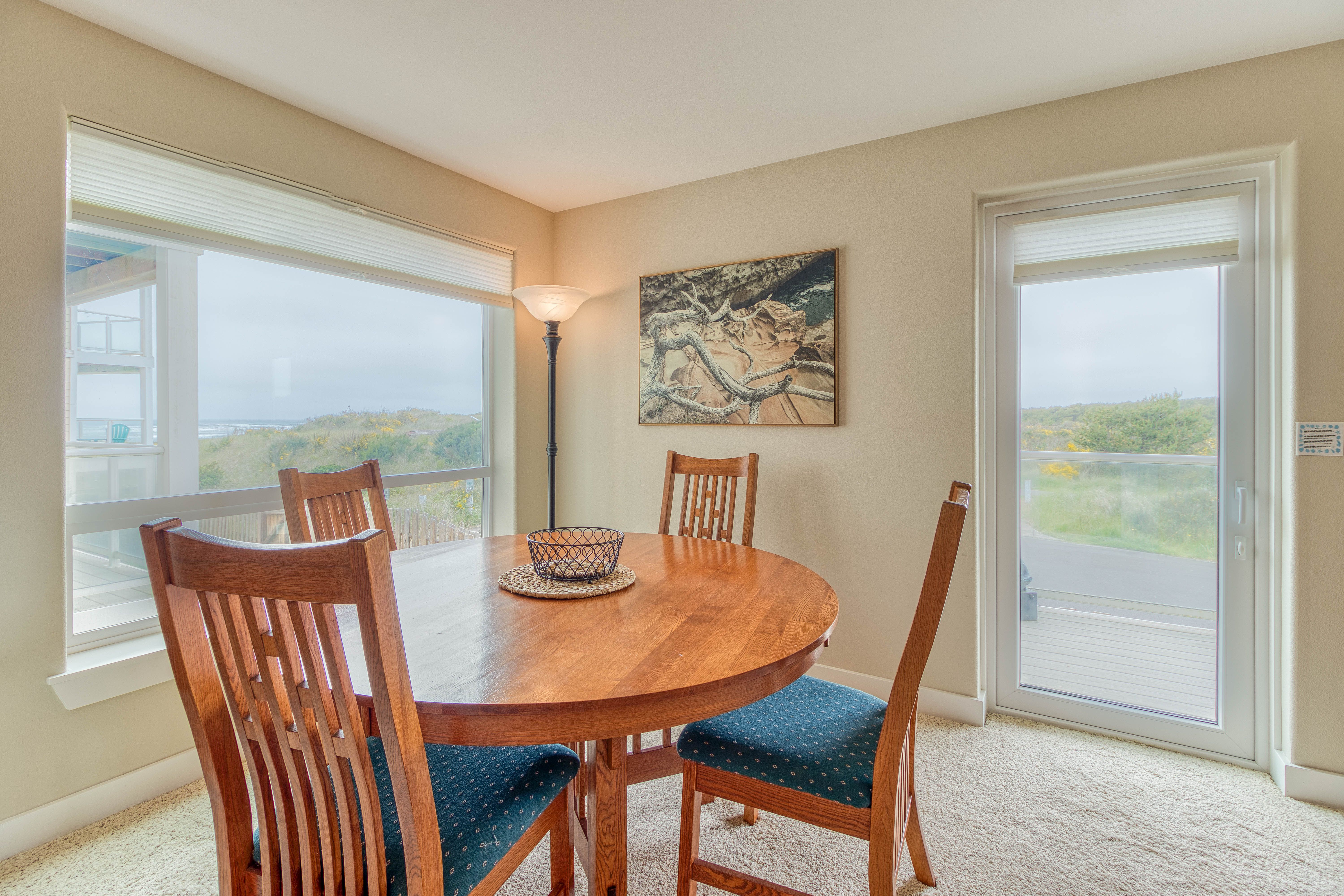 1022 - Walk to Beach-See the waves from the deck-Perfect Getaway