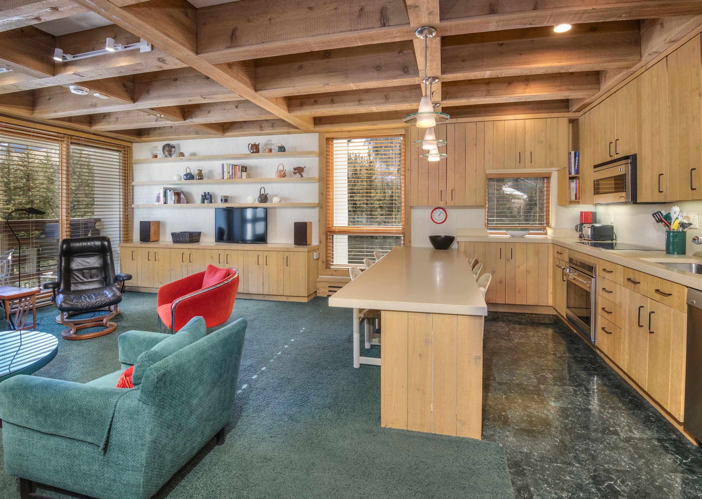 Treetops 6A, 3BD SkiIn SkiOut Condo Vail Management Company