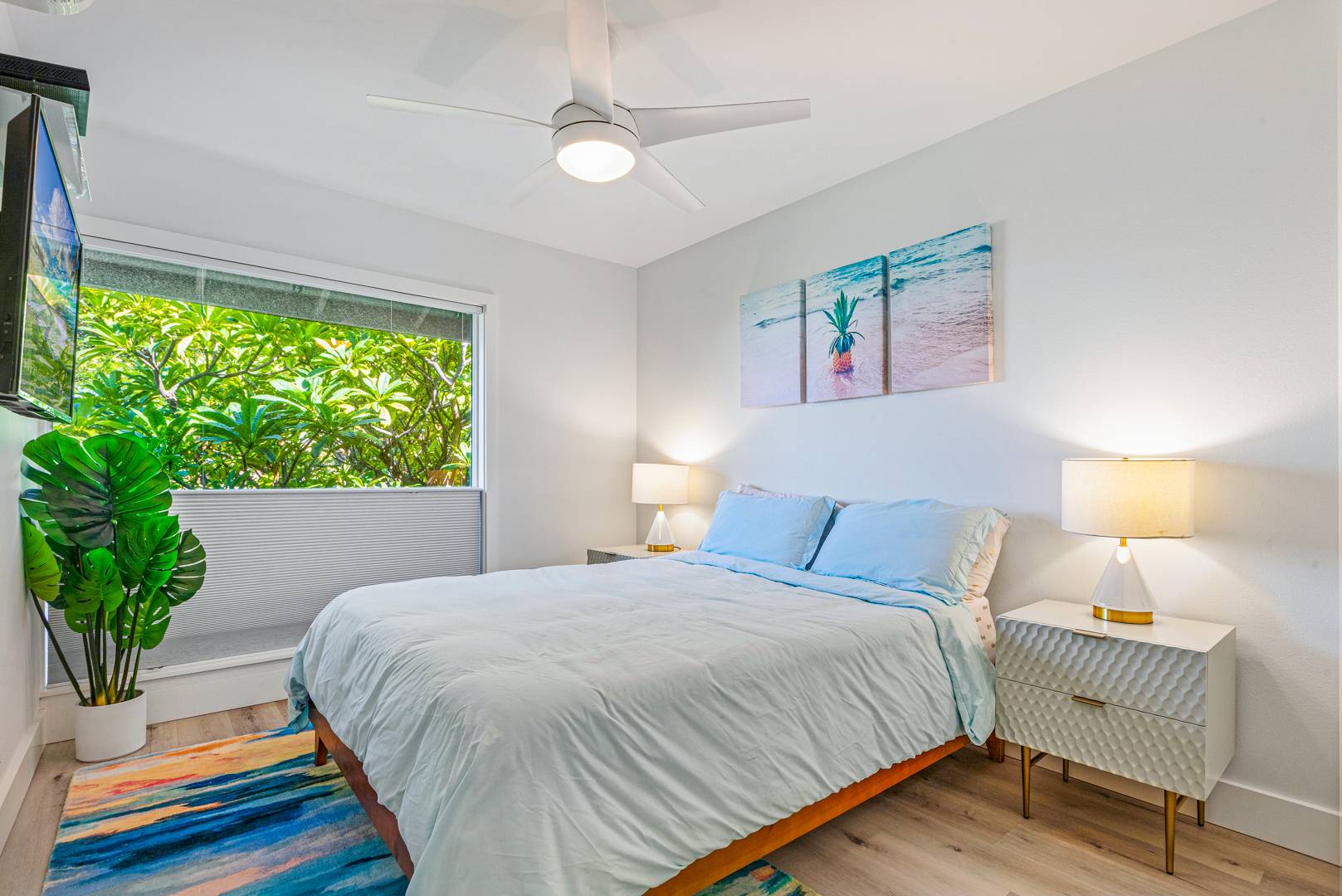 Queen bedroom