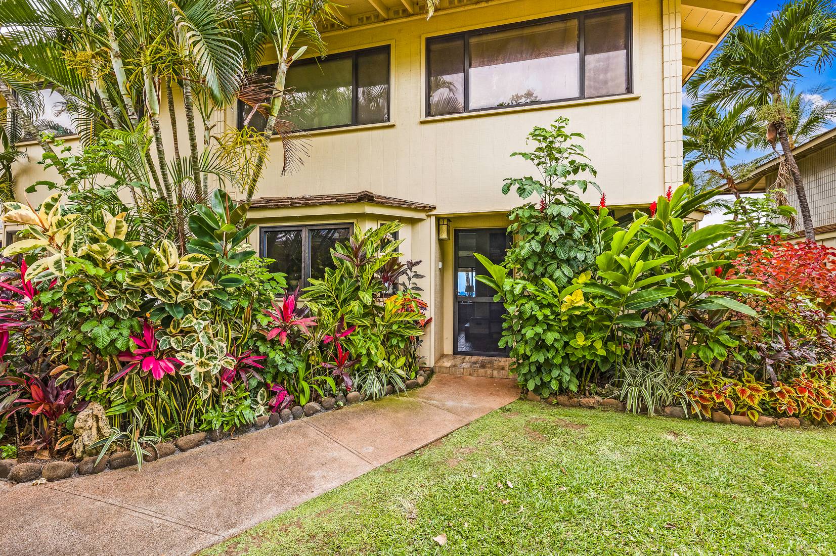 front entry view