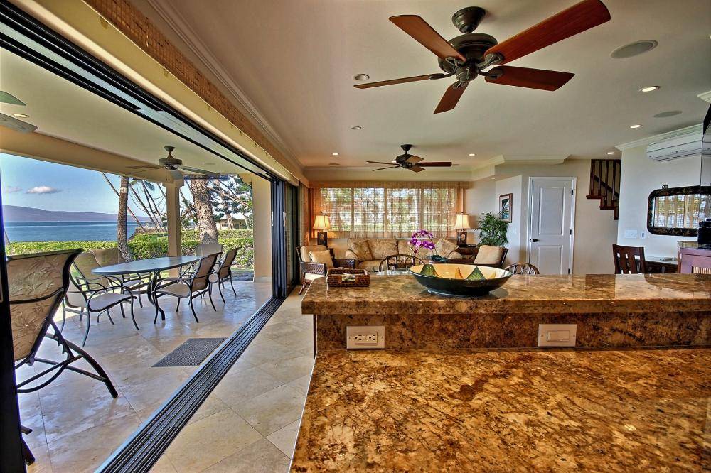 Kitchen & Lanai