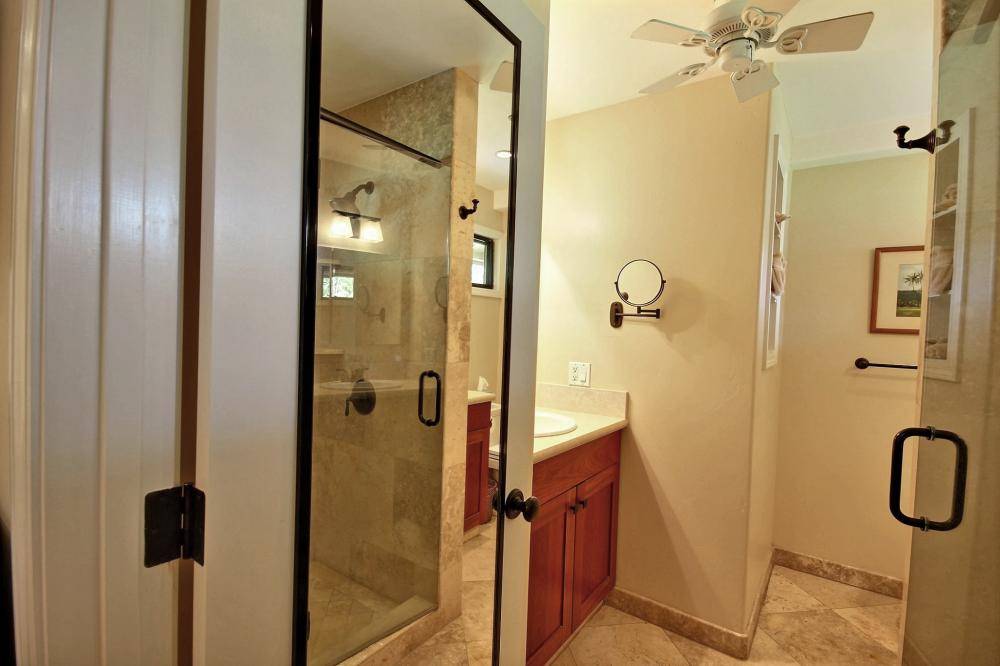 Bathroom.jpg (1)
