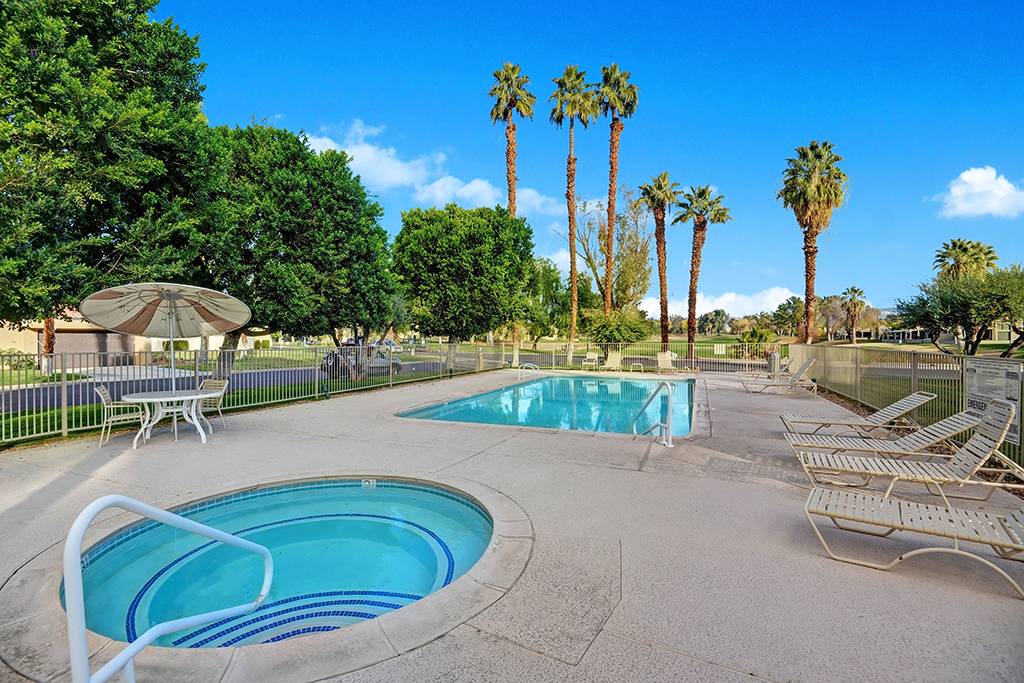 Palm Springs Condo Rentals | Oranj Palm Vacation Homes