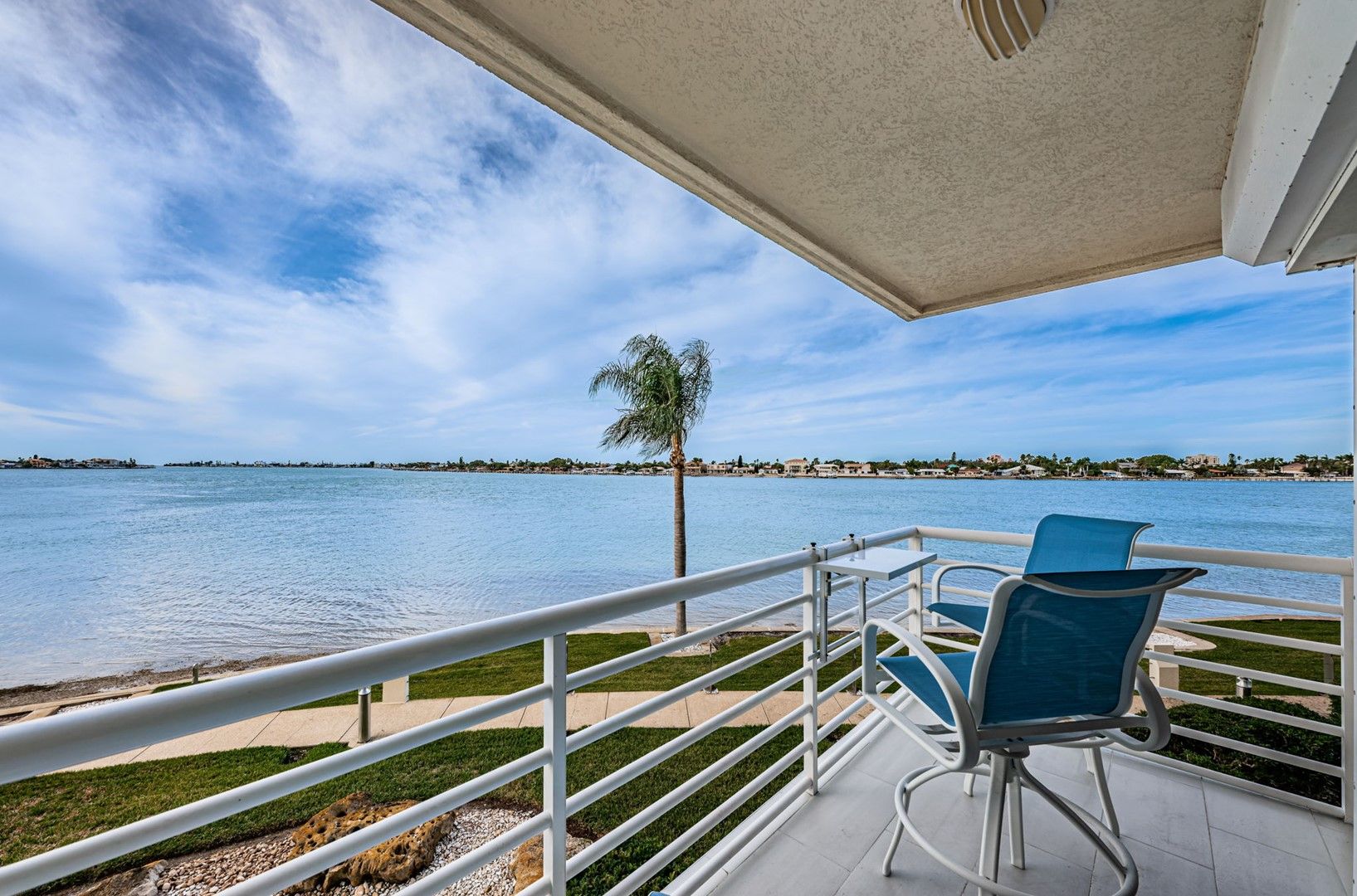 Club Bahia Happiness Comes in 'Waves' Compass Vacation Rentals