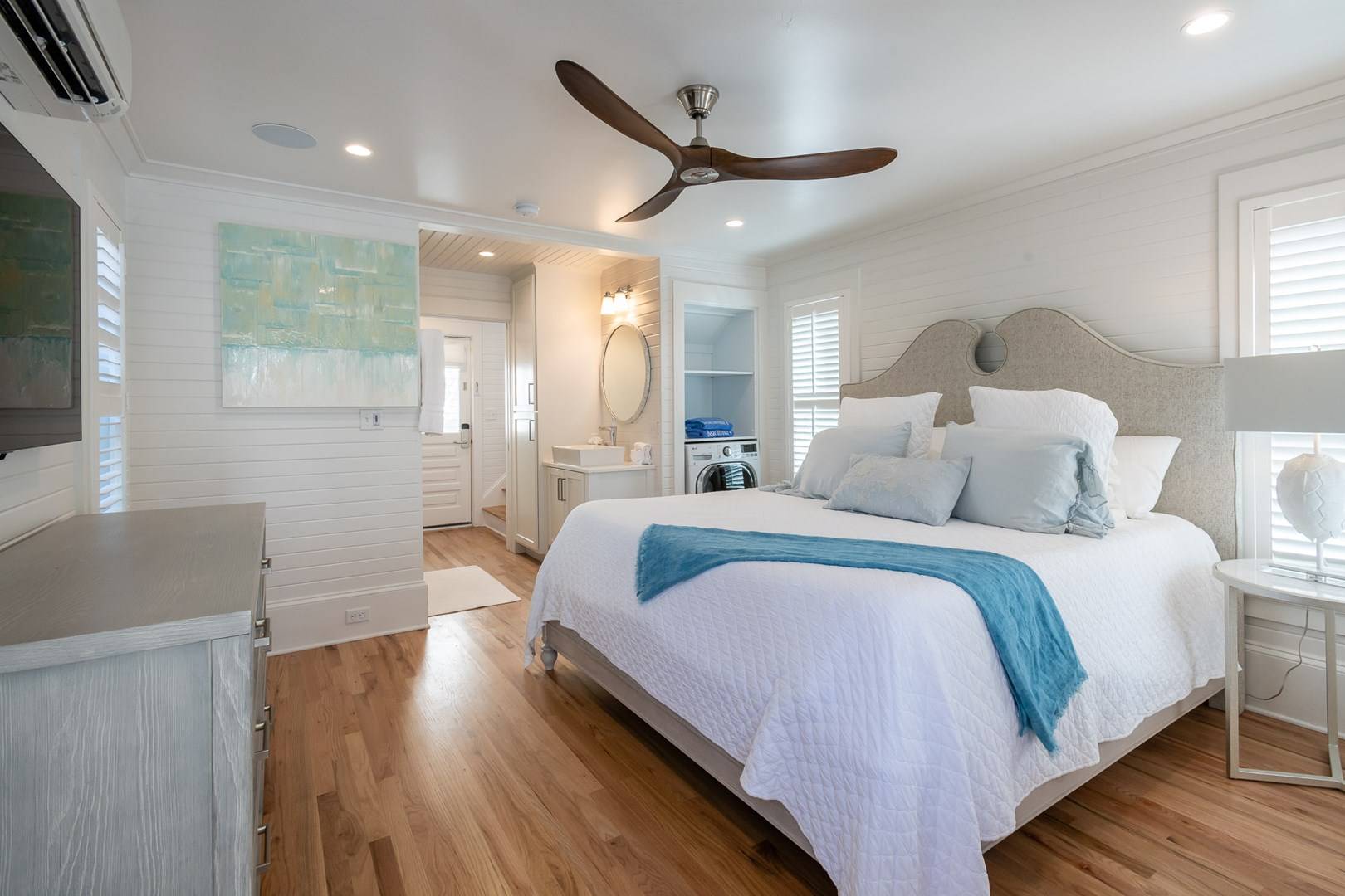 Magnolia Honeymoon Cottage