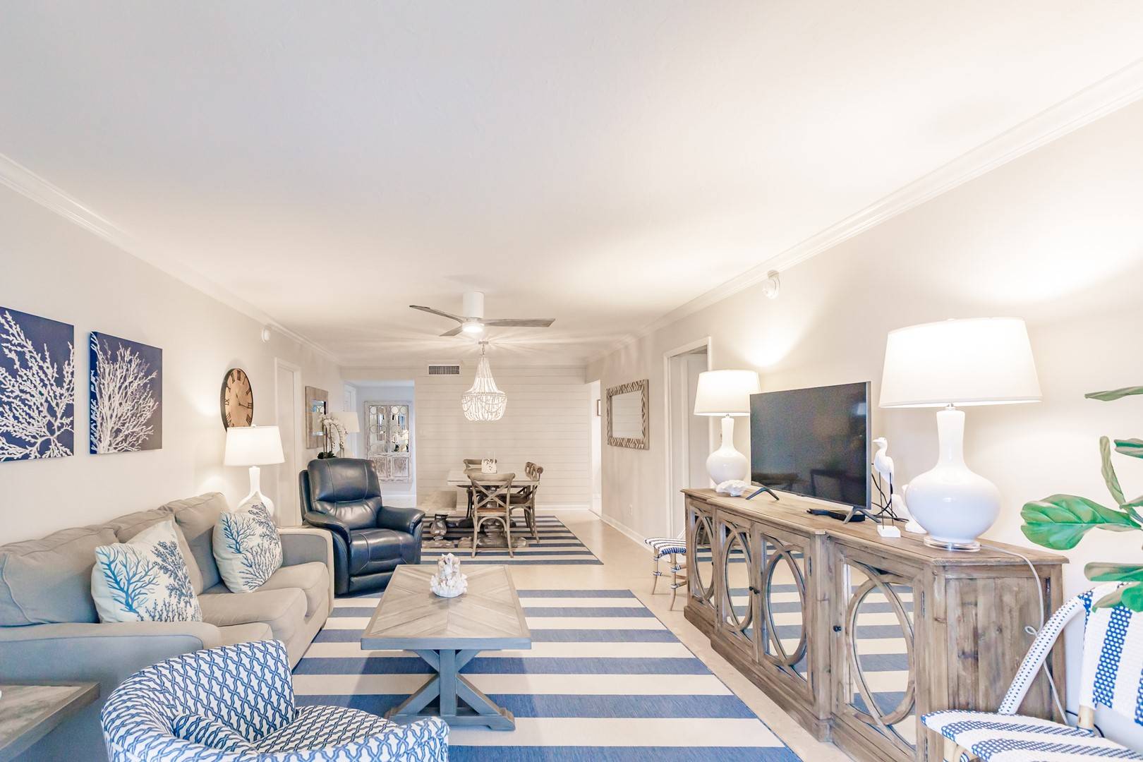 03-Photo-1055-206-3 03-Photo-1055-206-3