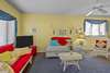 1st floor
Family room with twin day beds
