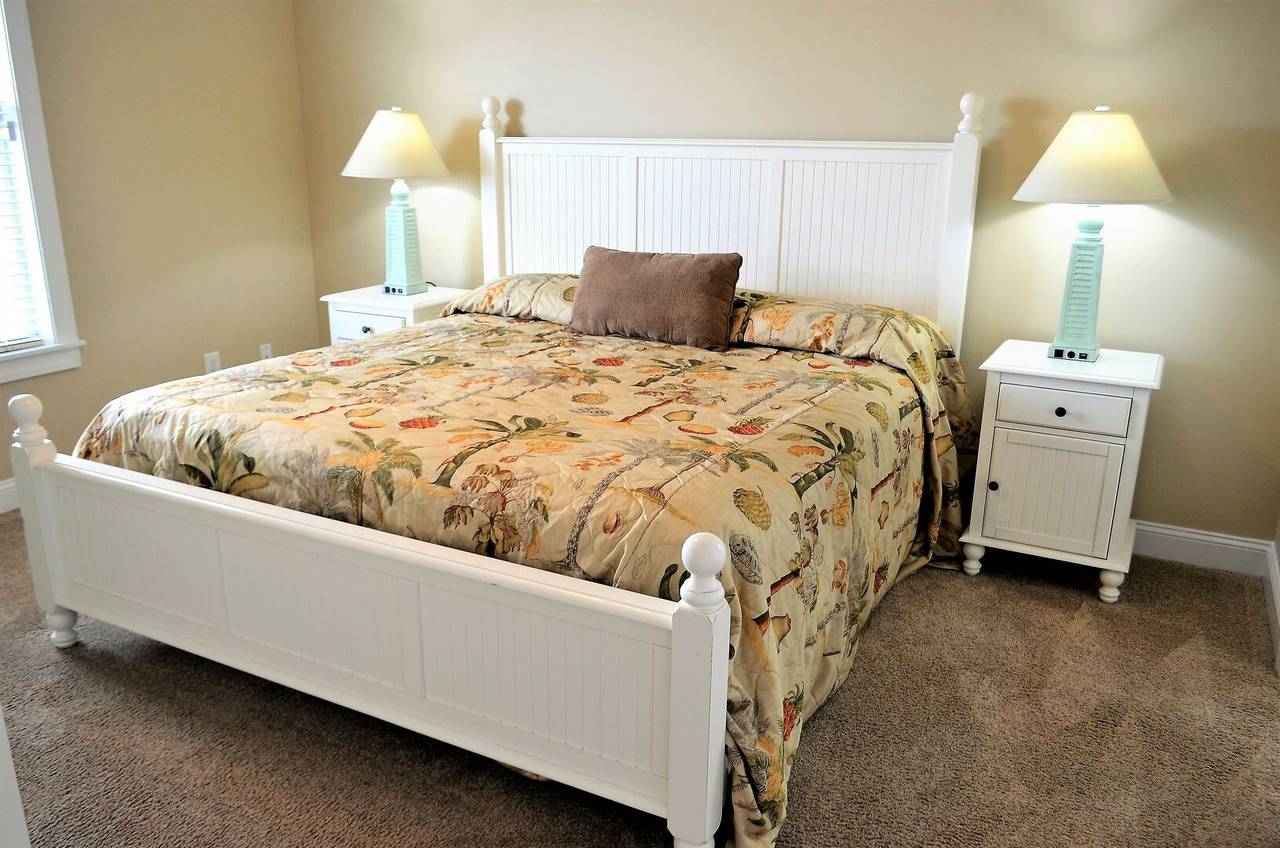 Bedroom 2 Down - 1 King Bed Bedroom 2 Down - 1 King Bed