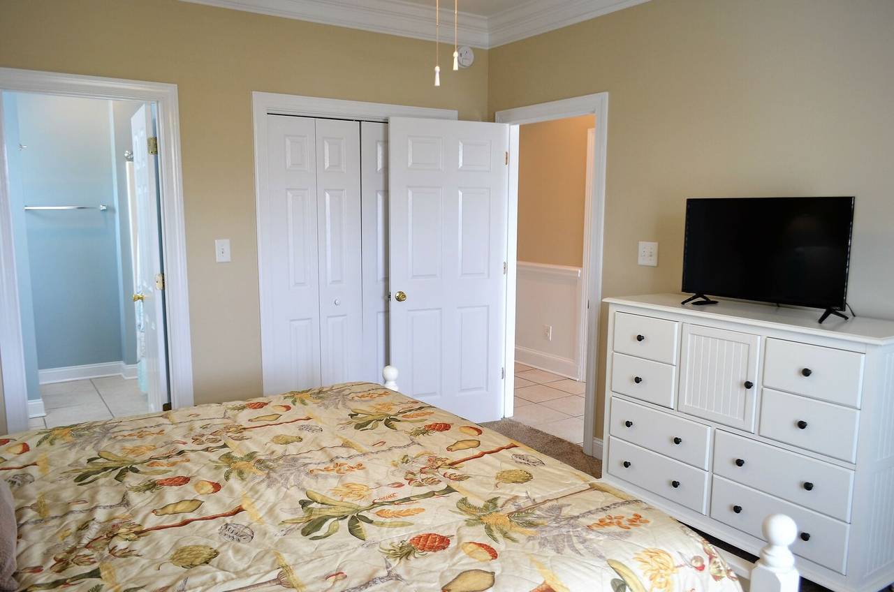 Watch TV from the comfort of bed! Watch TV from the comfort of bed!