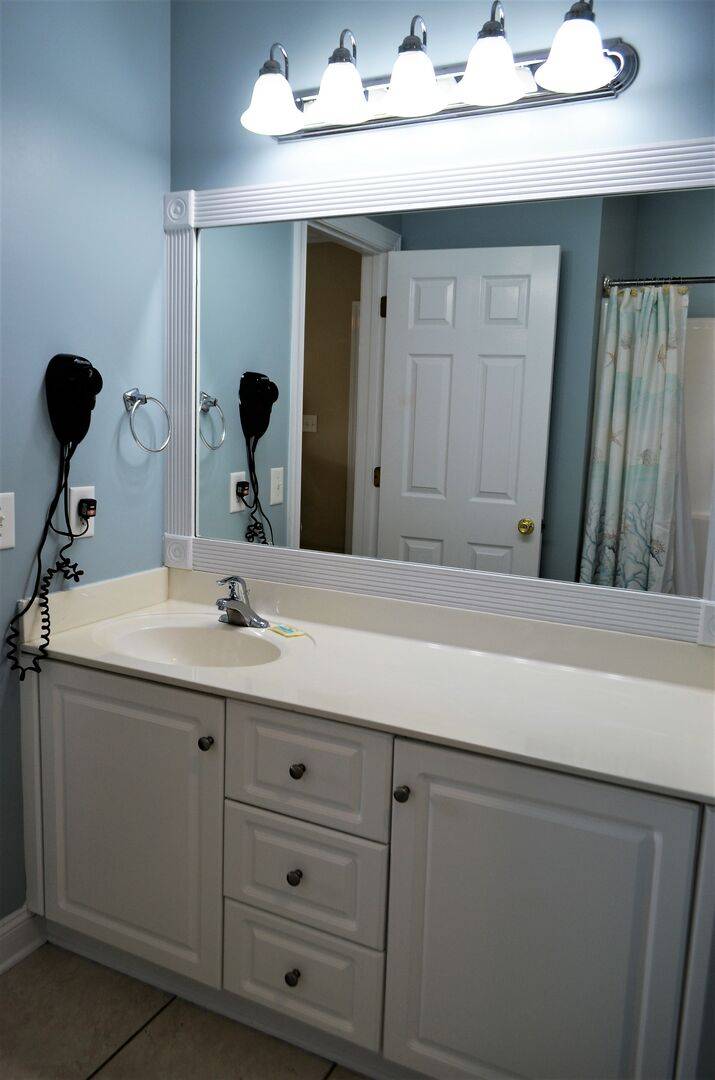 Bedroom 2 Private Bathroom Bedroom 2 Private Bathroom