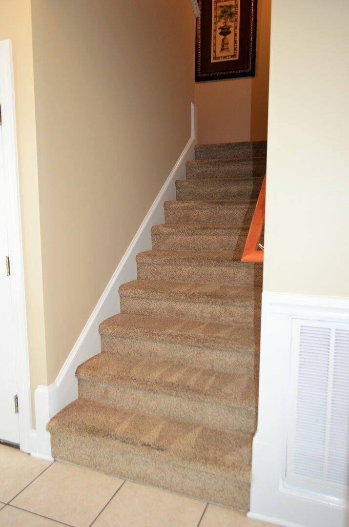 Stairway to 5 Upstairs Bedrooms & 4 Bathrooms Stairway to 5 Upstairs Bedrooms & 4 Bathrooms