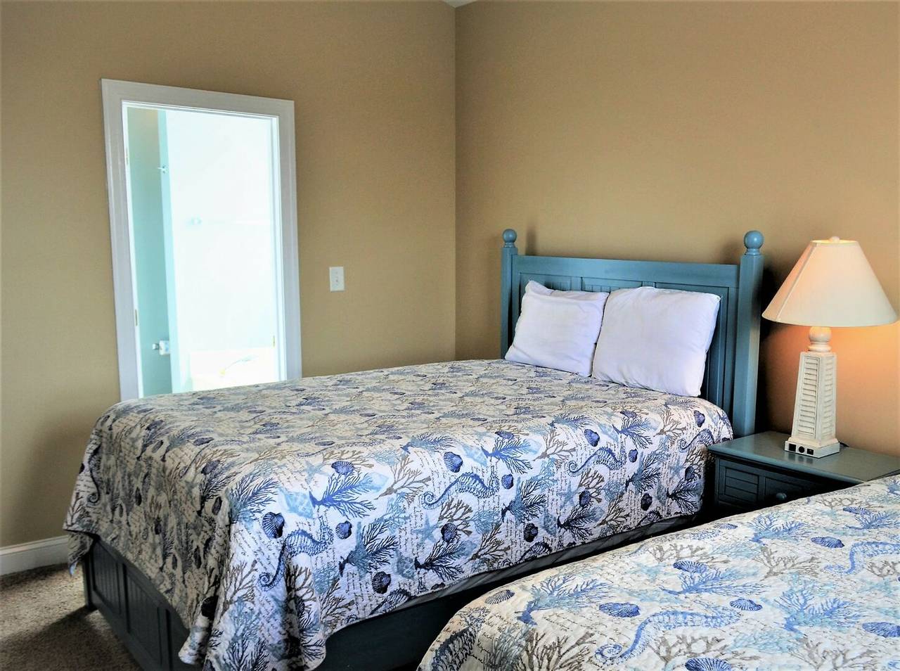 & Private Bathroom & Private Bathroom