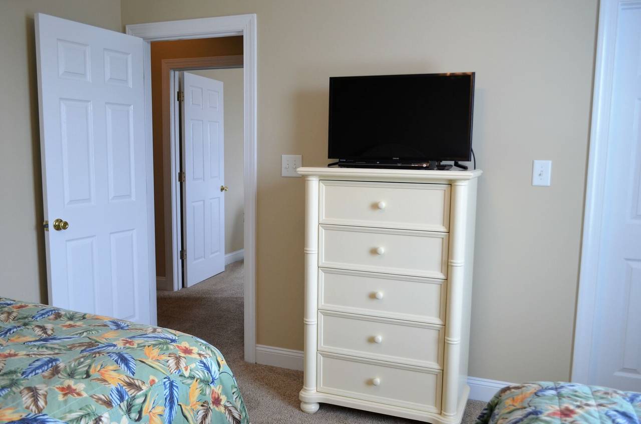 Bedroom 5 with Flat Screen TV Bedroom 5 with Flat Screen TV
