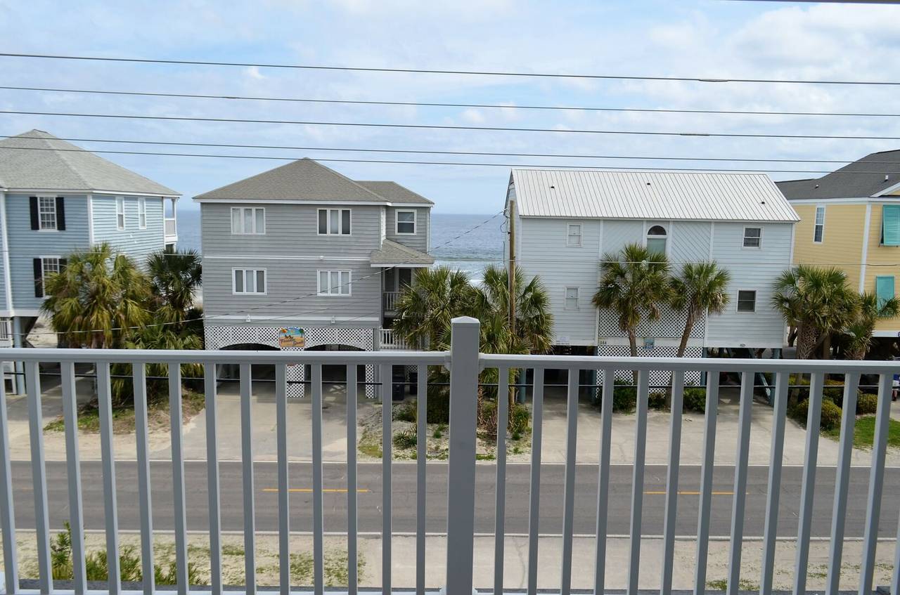 Watch a sunrise over the Atlantic! Watch a sunrise over the Atlantic!