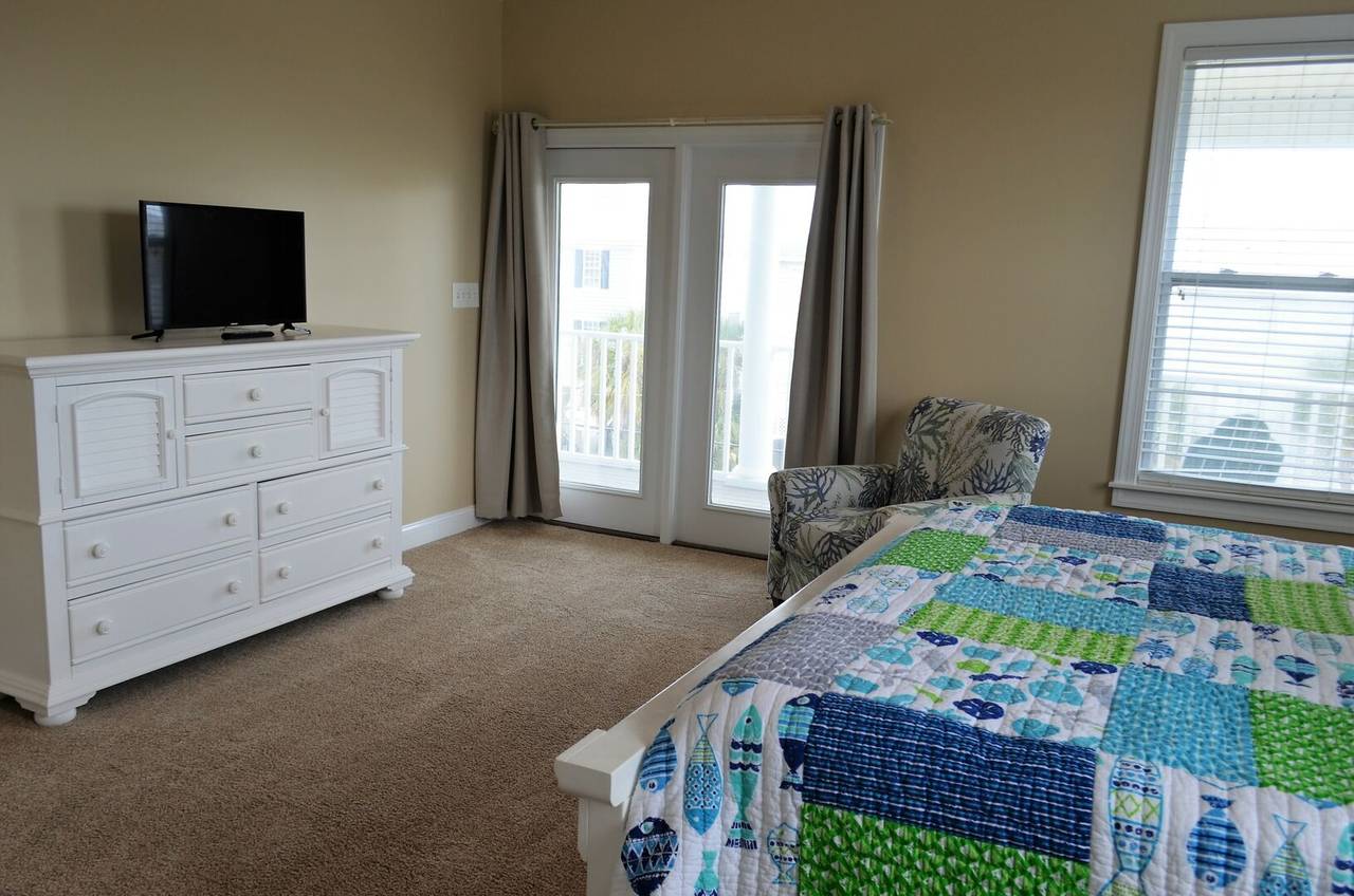 Bedroom 7 has direct porch access. Bedroom 7 has direct porch access.