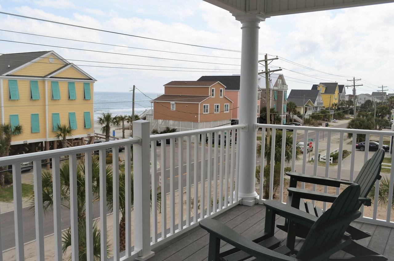 Enjoy your morning cup of coffee with an ocean view! Enjoy your morning cup of coffee with an ocean view!