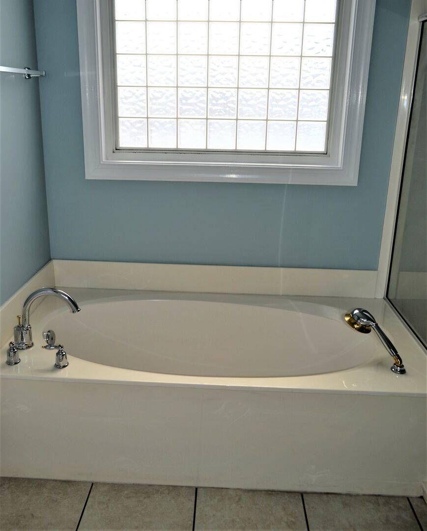 and large garden tub. and large garden tub.