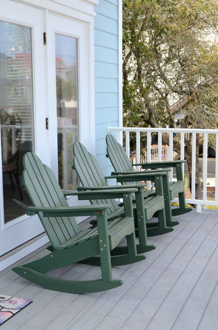 feel the ocean breeze, feel the ocean breeze,