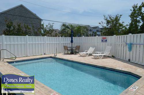 Private pool (approximately 14 x 24) Private pool (approximately 14 x 24)